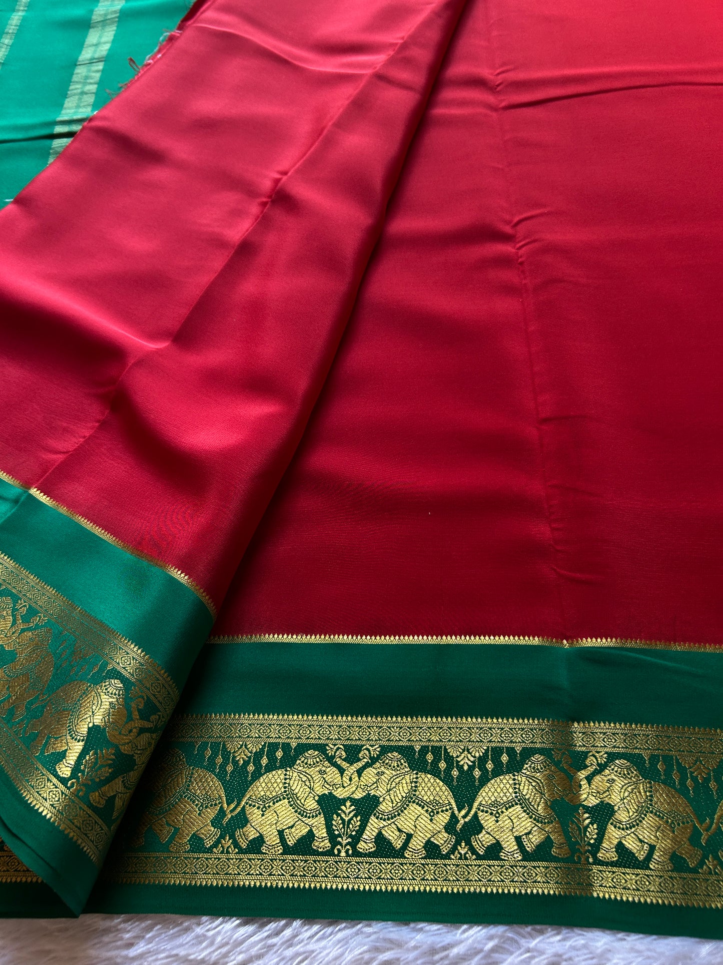 Gajanana (2D) : Red-Bottle green