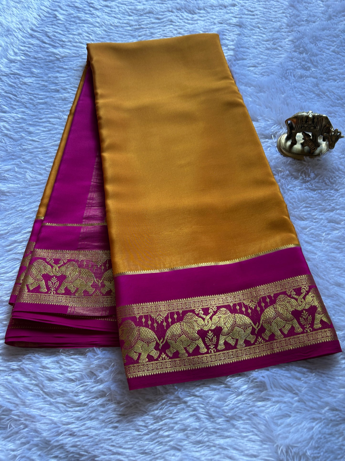 Gajanana (2D) : Golden yellow-magenta