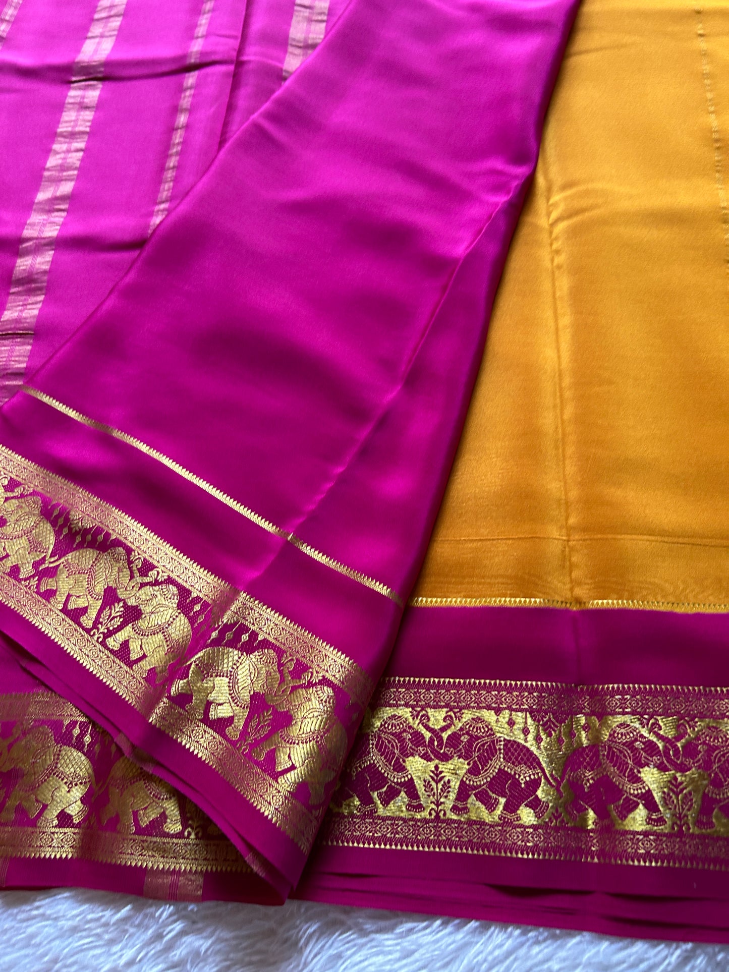 Gajanana (2D) : Golden yellow-magenta