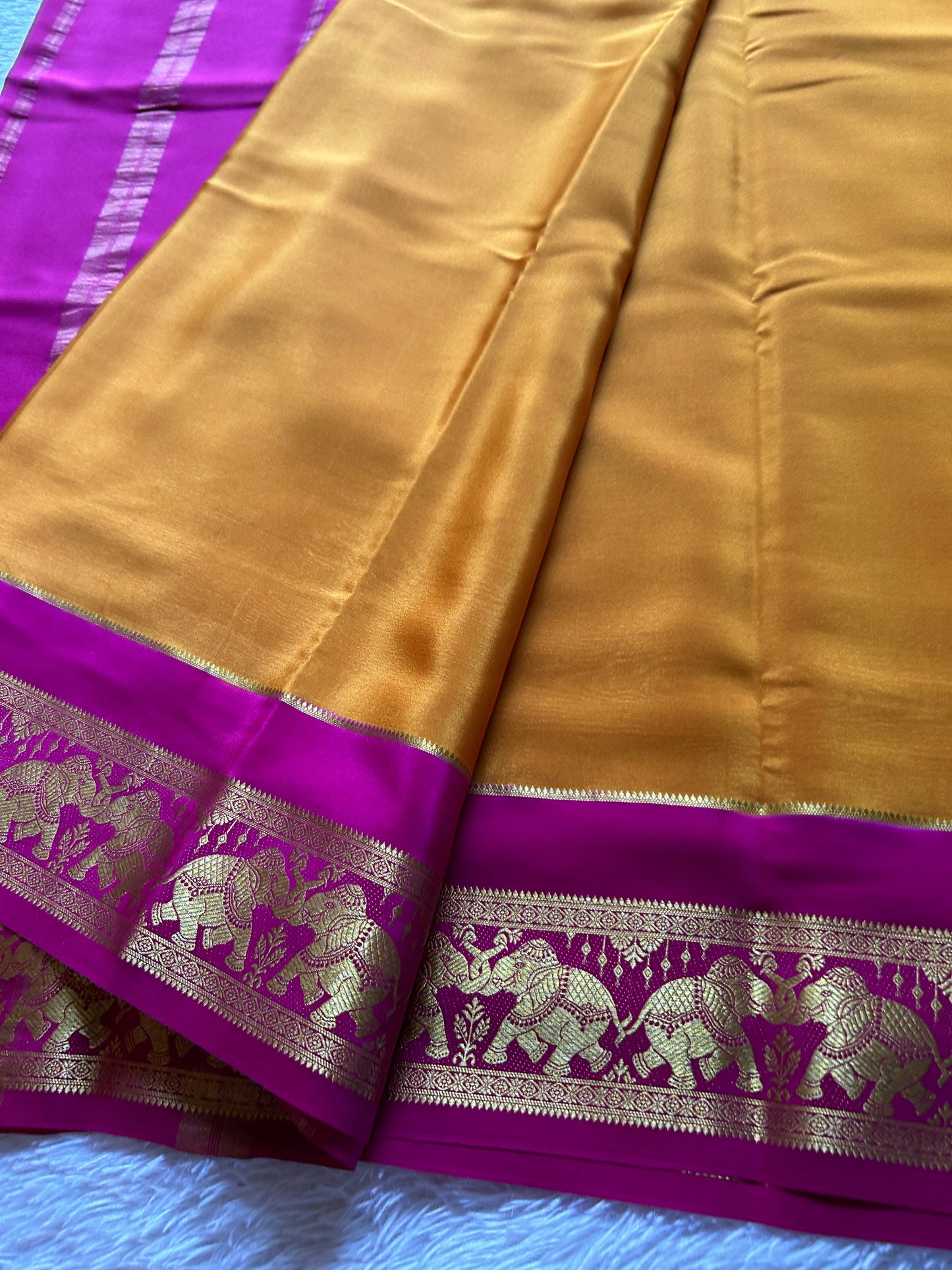 Gajanana (2D) : Golden yellow-magenta