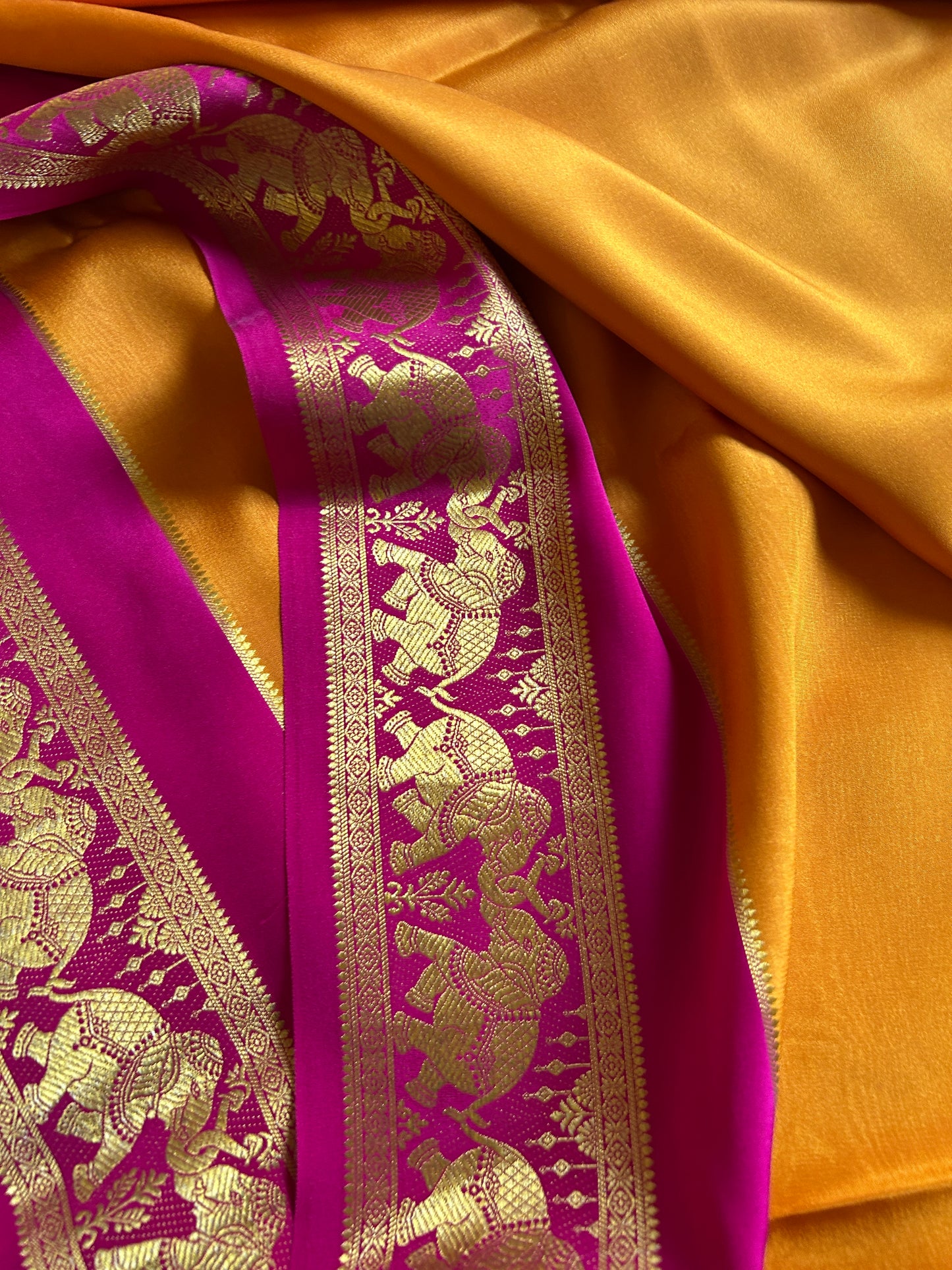 Gajanana (2D) : Golden yellow-magenta