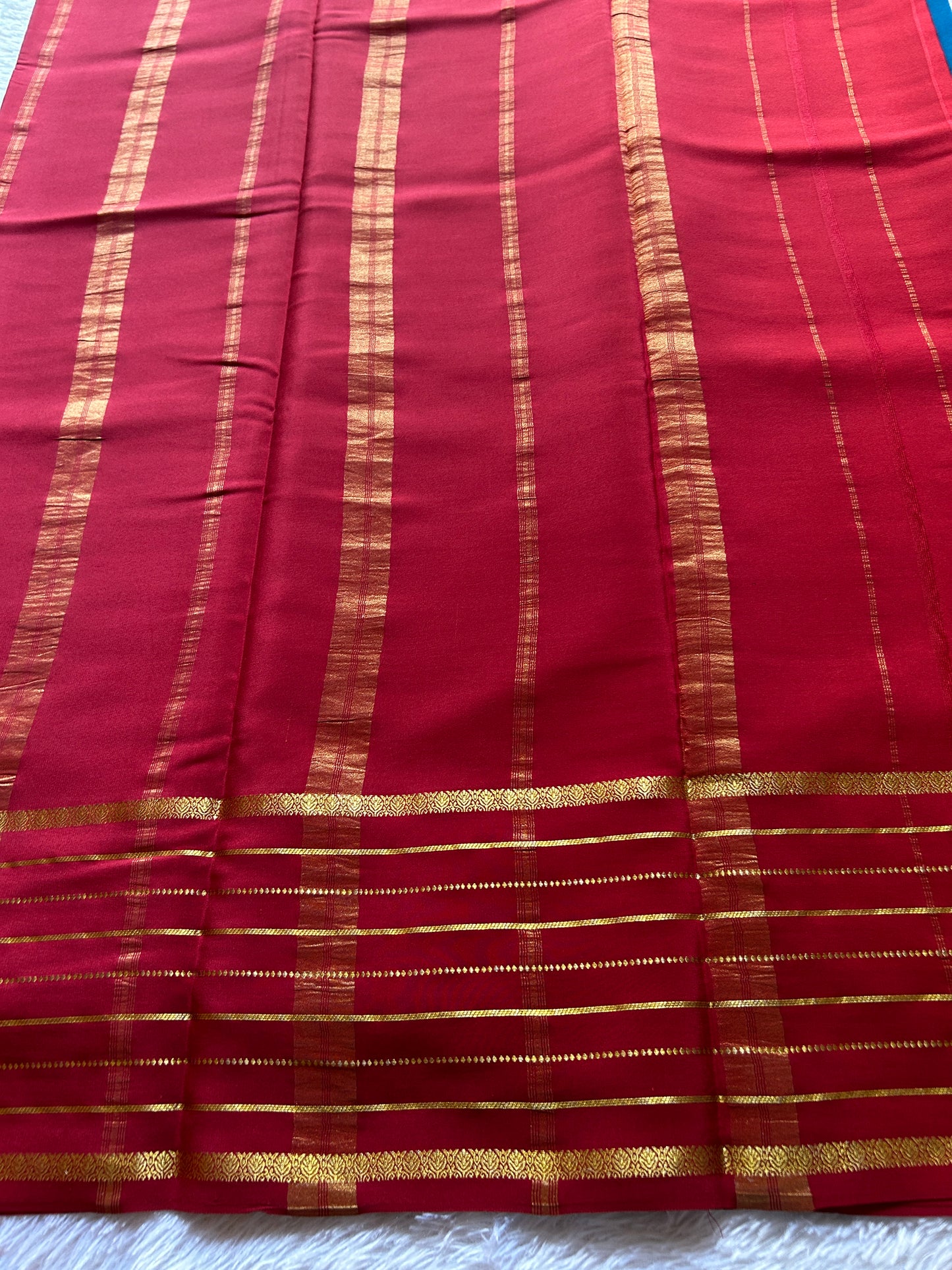 Navami (2D) : Bright royal blue-red