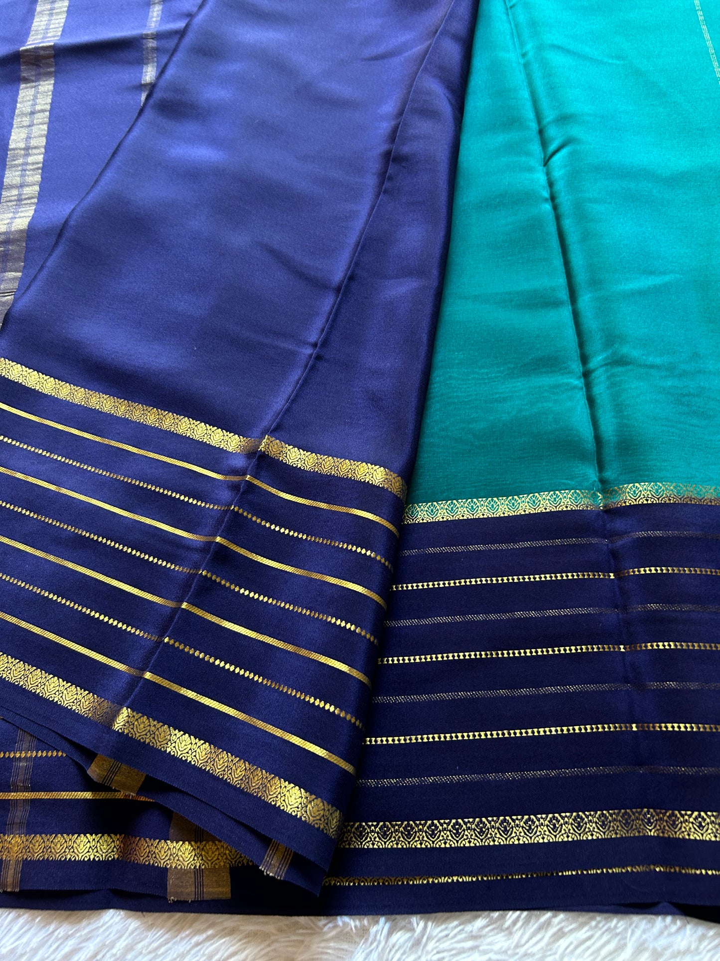 Navami (2D) : Ananda blue-navy blue