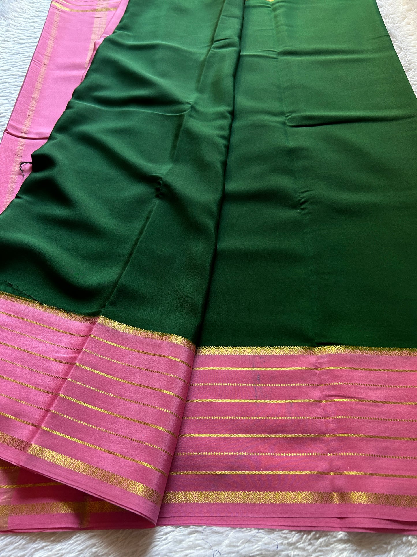 Navami (2D) : Bottle green-baby pink