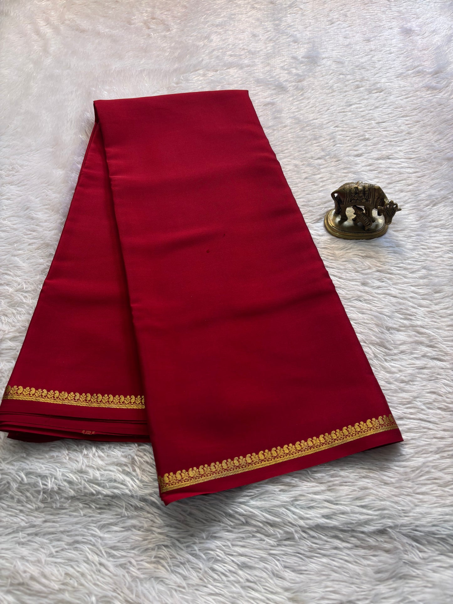 Vandana : Solid Dark red