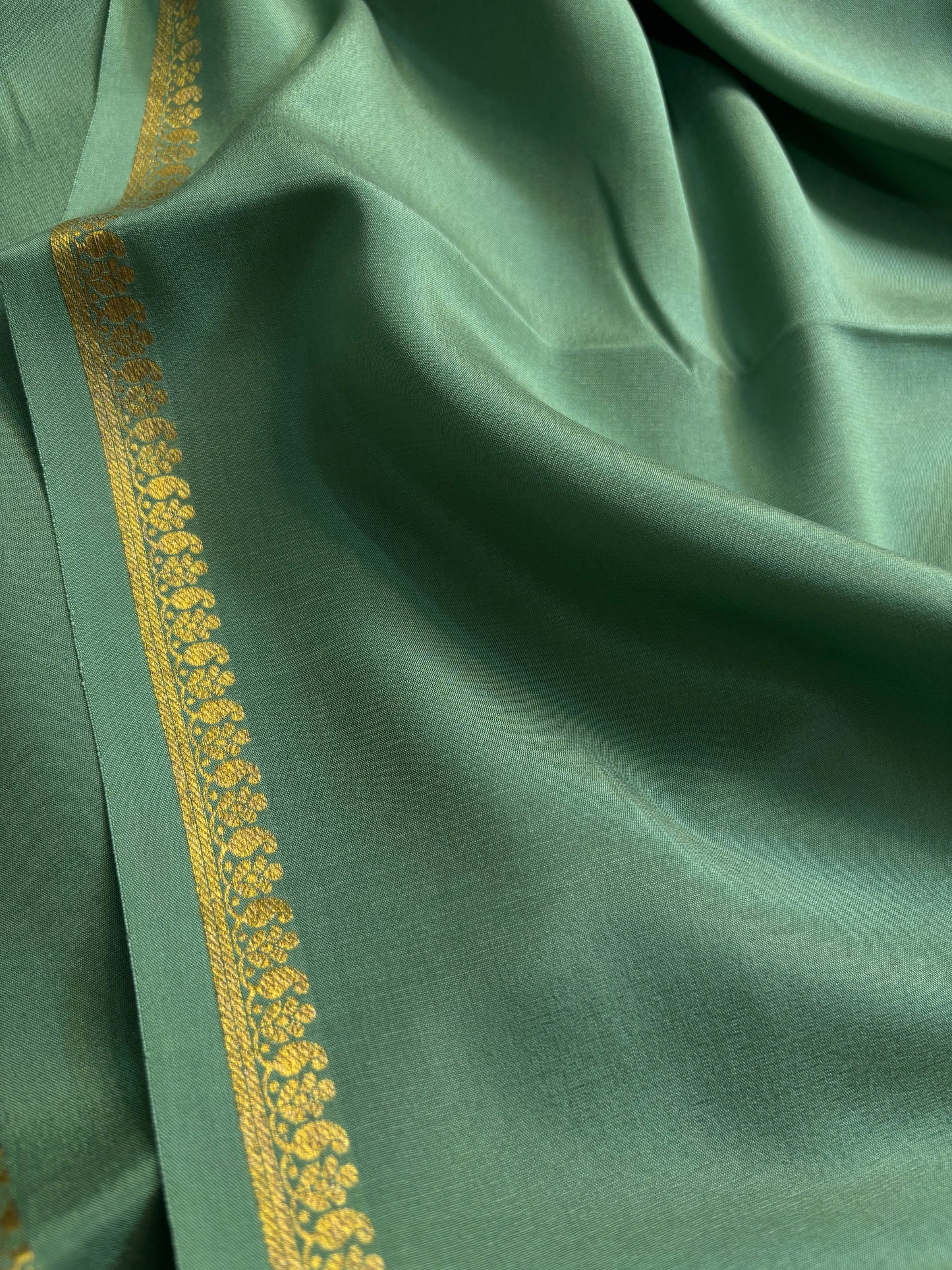 Vandana : Solid Dark Sage green
