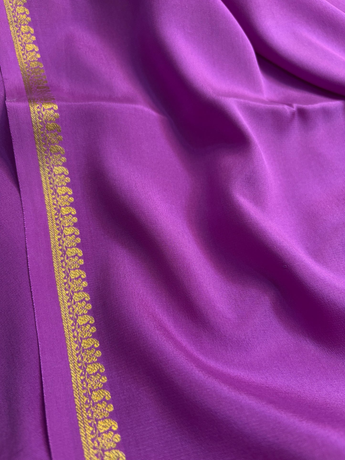 Vandana : Solid Bright magenta