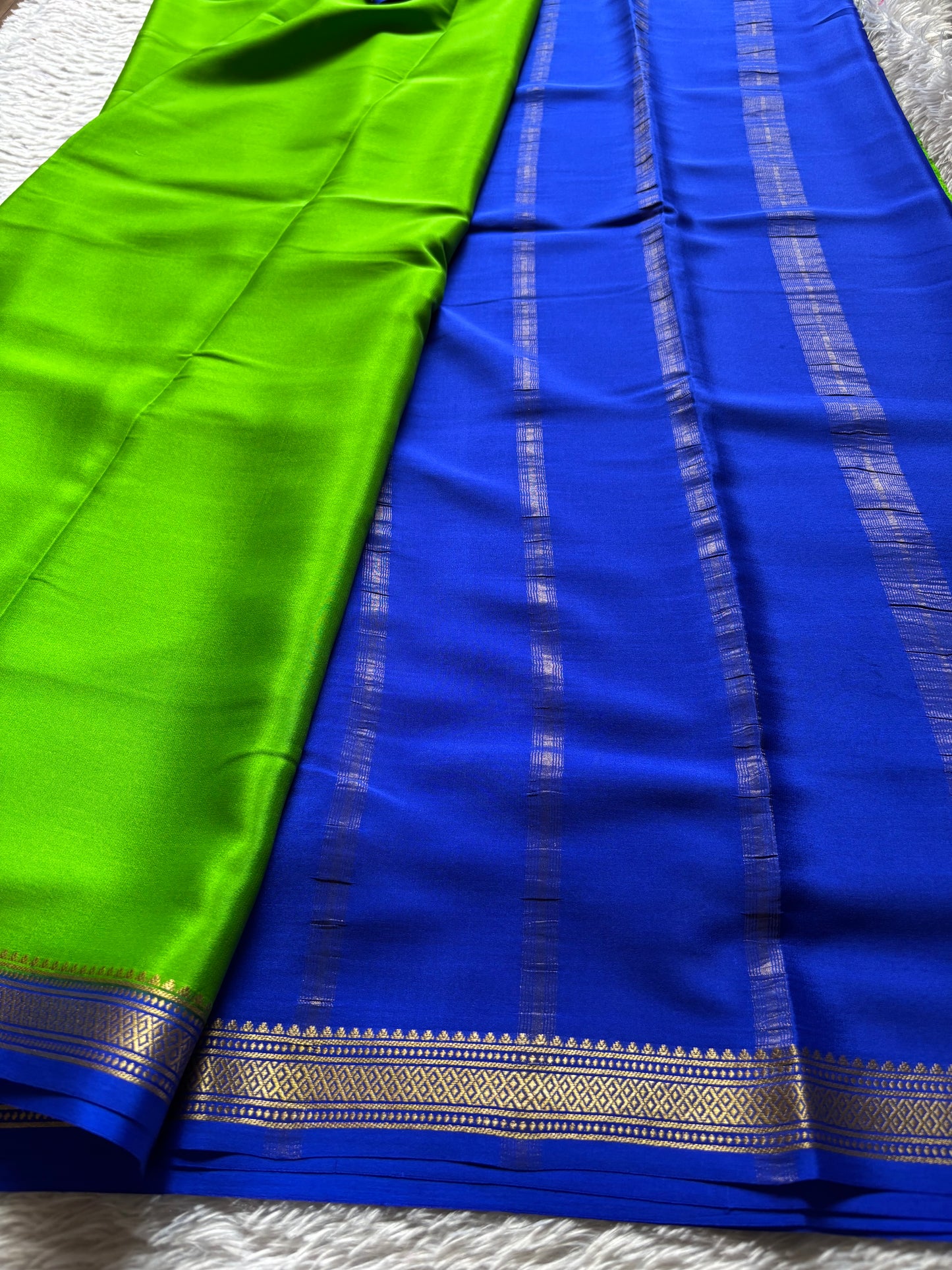 Preetha (2D) : Parrot green-royal blue