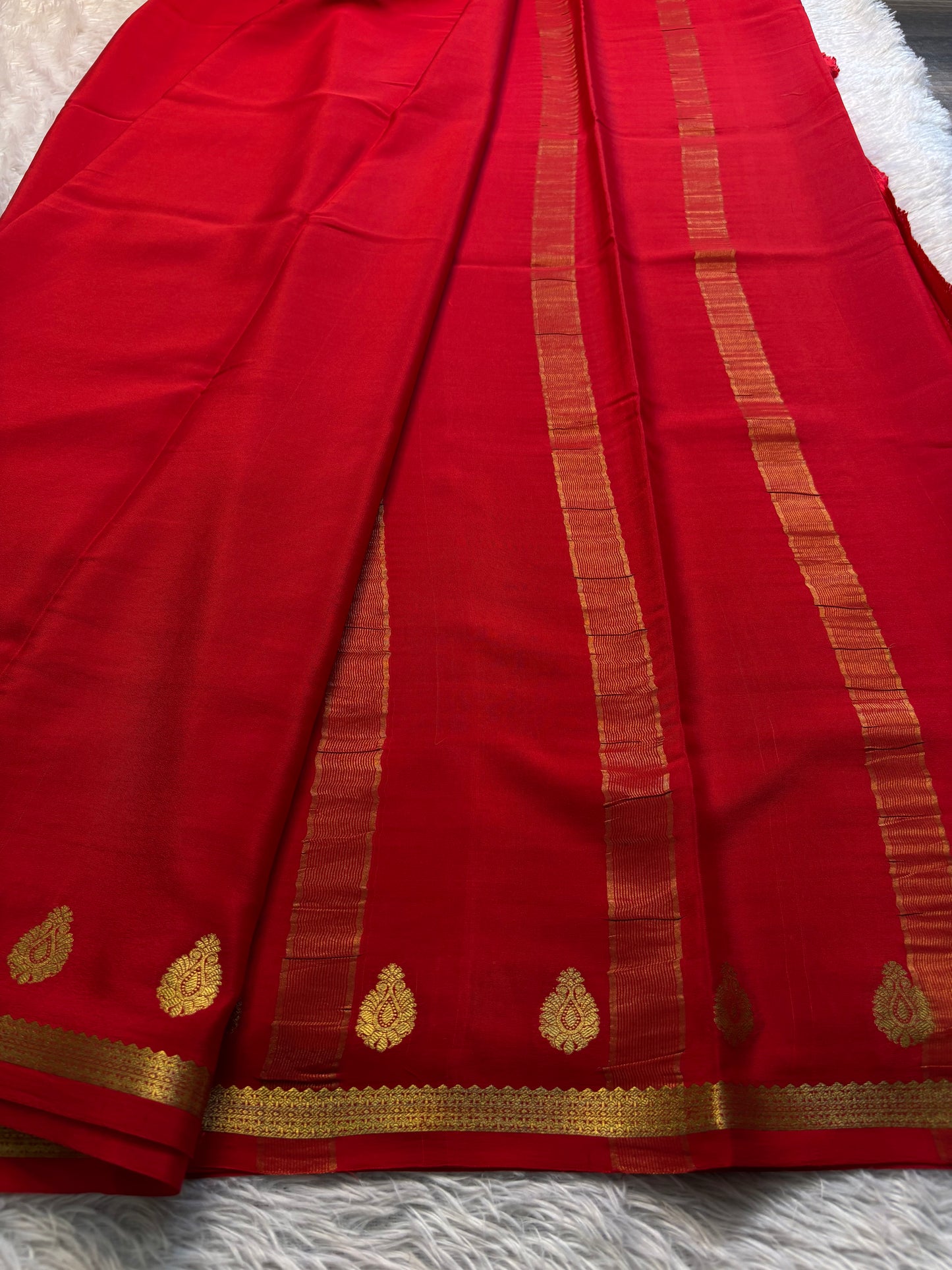 Swathi : Solid Red