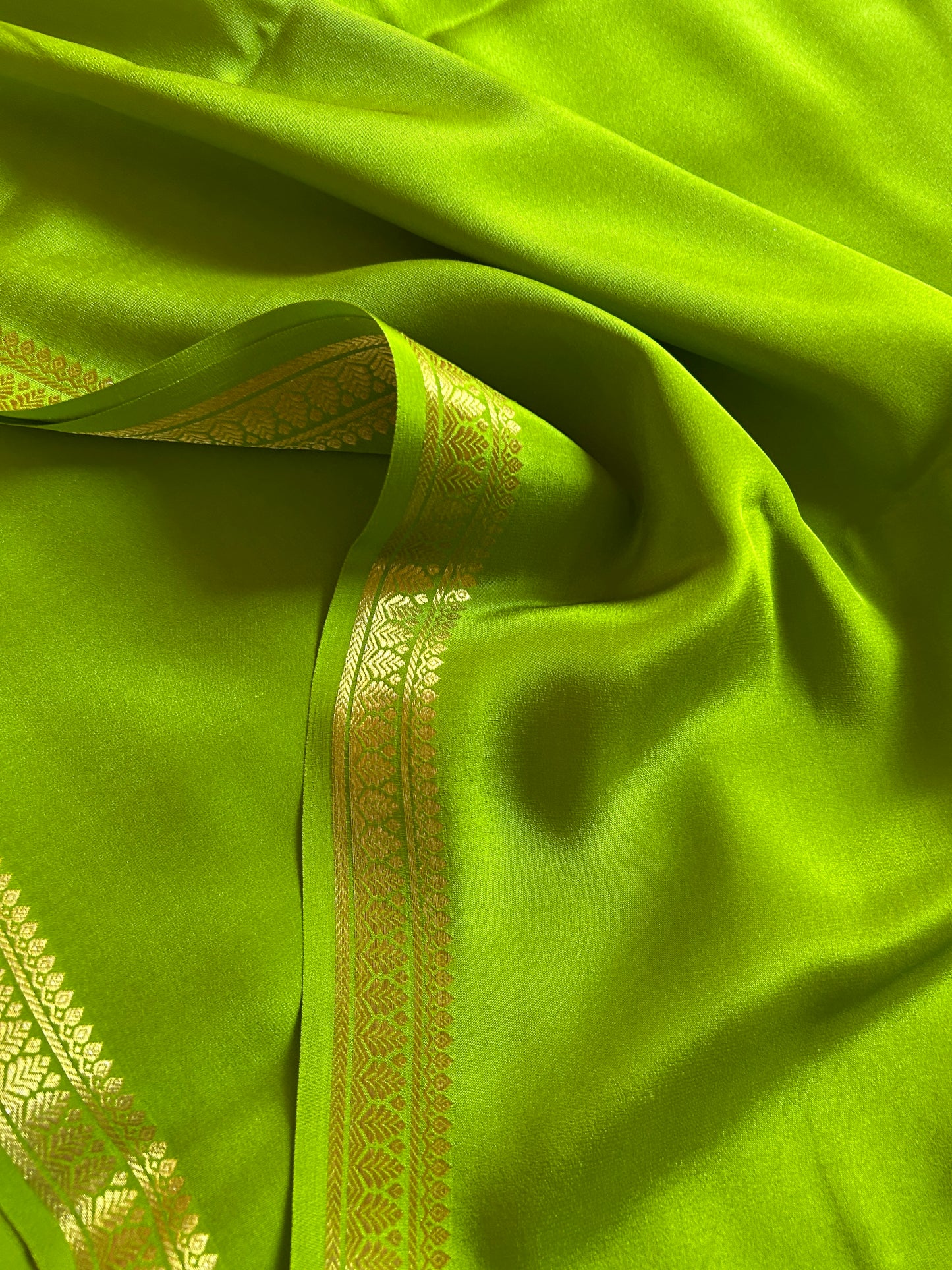 Jyothi : Solid Mehendi green