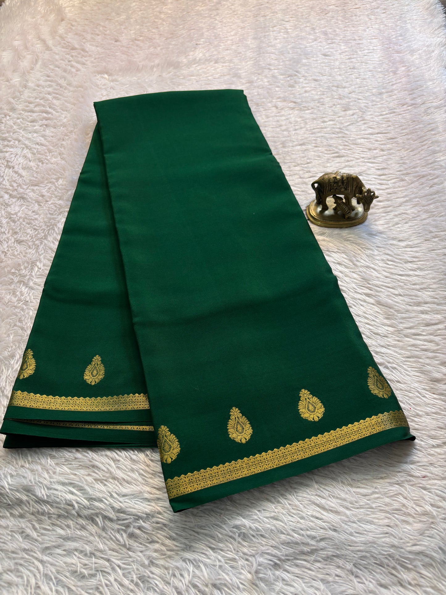 Swathi : Solid Bottle green