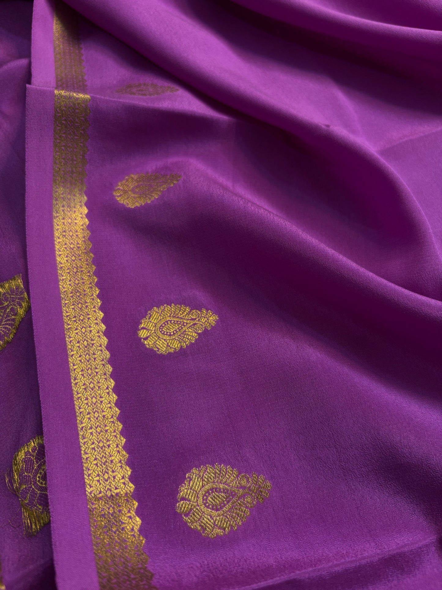 Swathi : Solid Bright magenta
