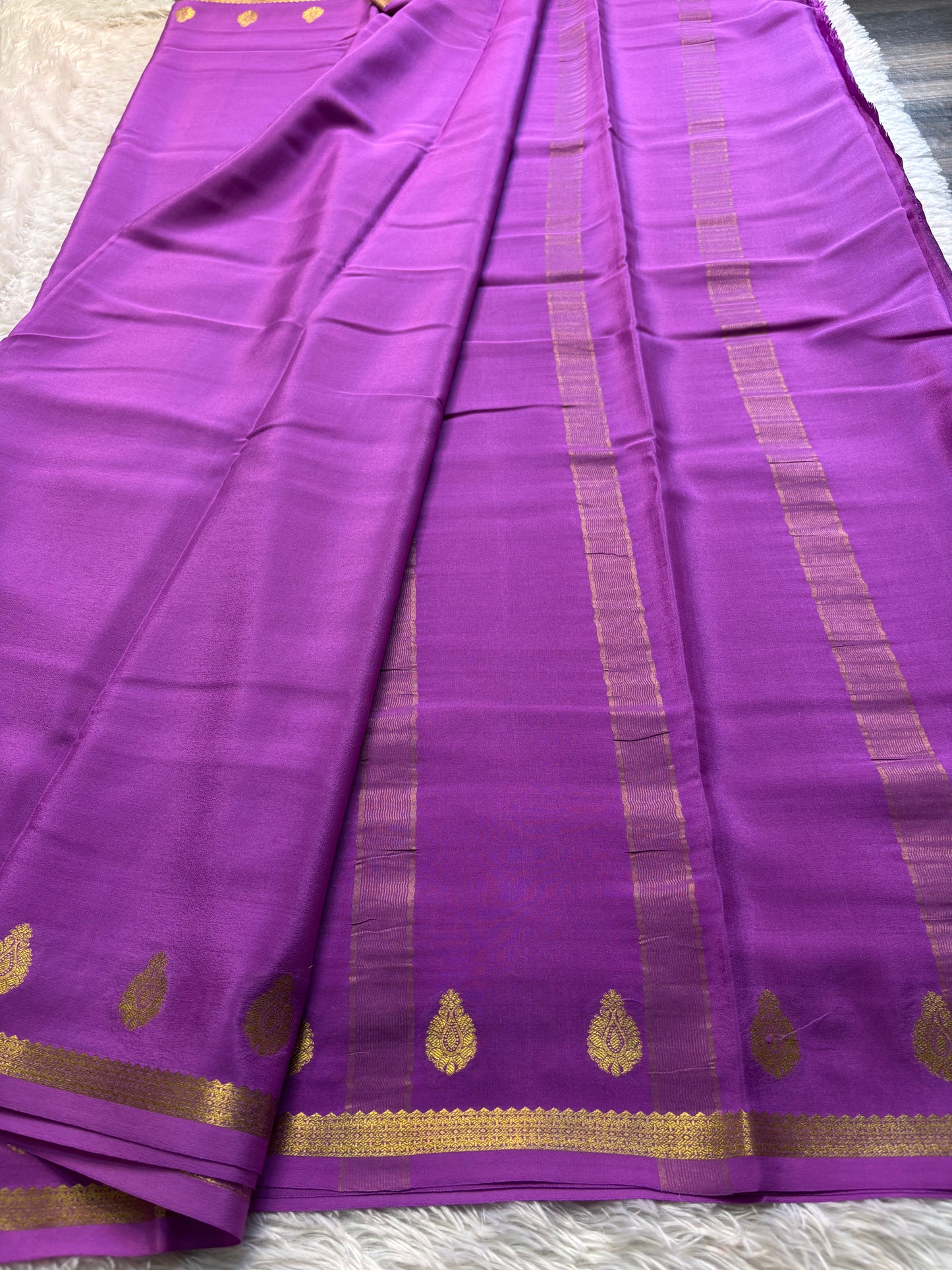 Swathi : Solid Bright magenta