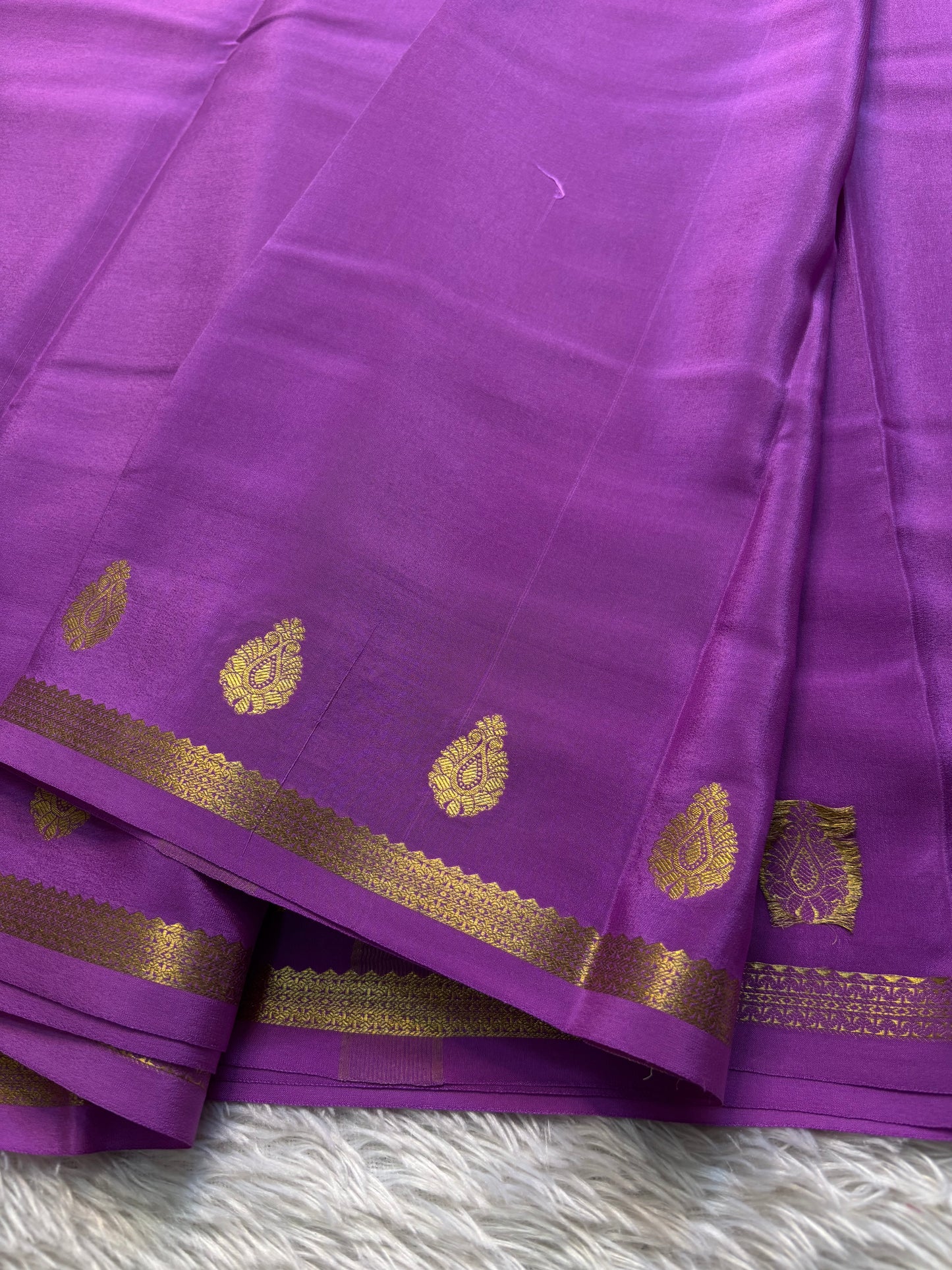 Swathi : Solid Bright magenta