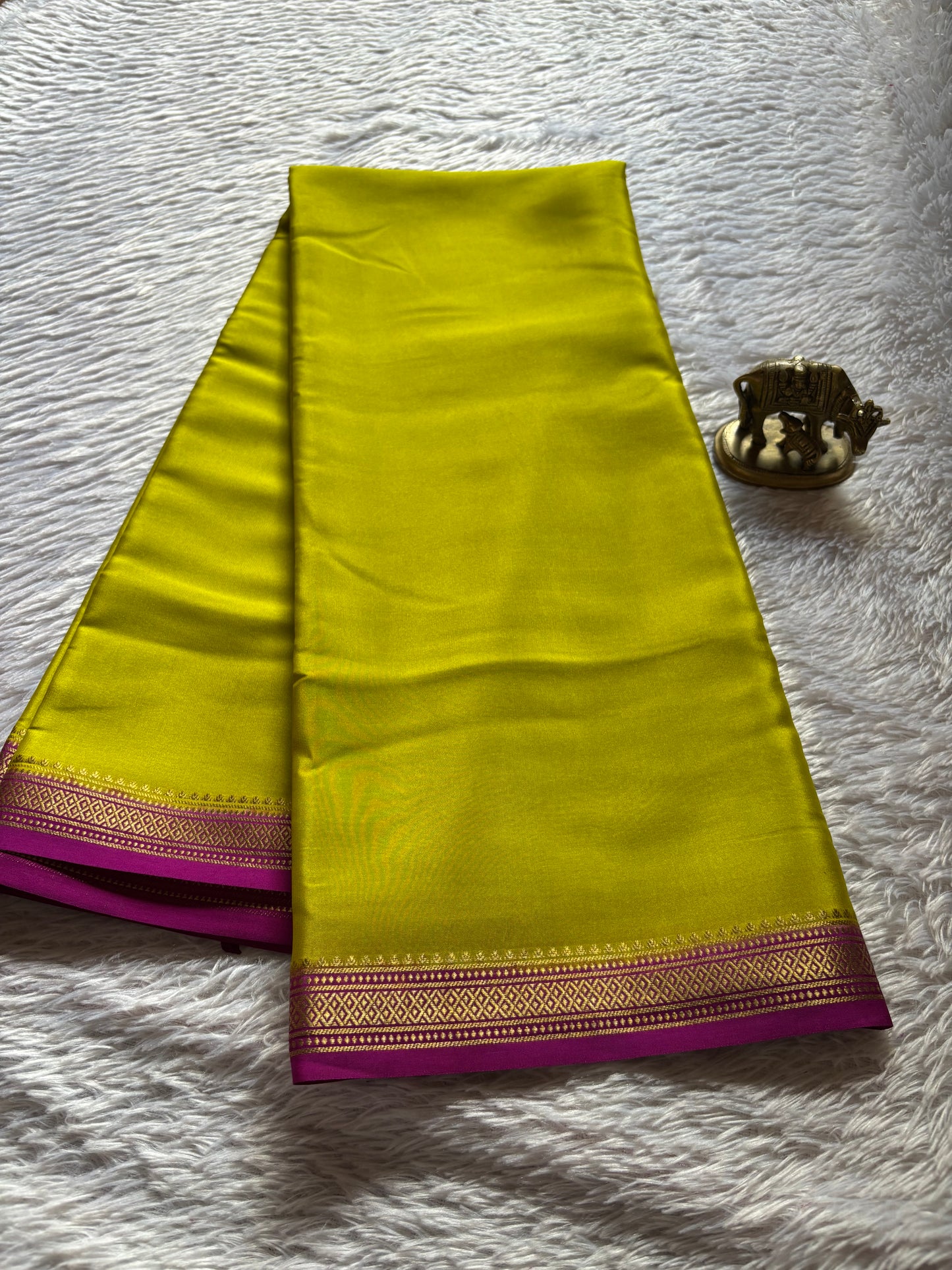 Preetha (2D) : Olive-magenta