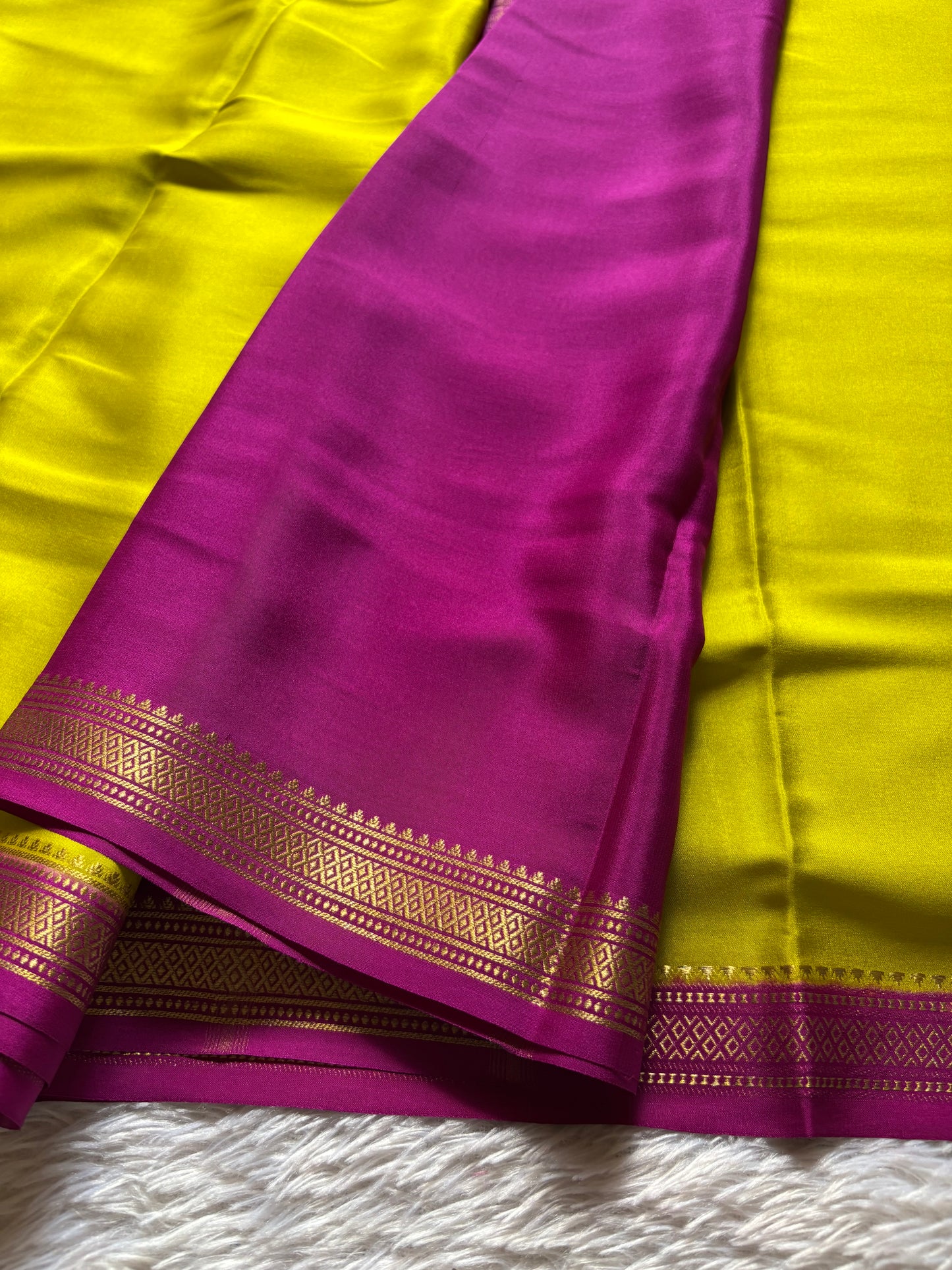 Preetha (2D) : Olive-magenta