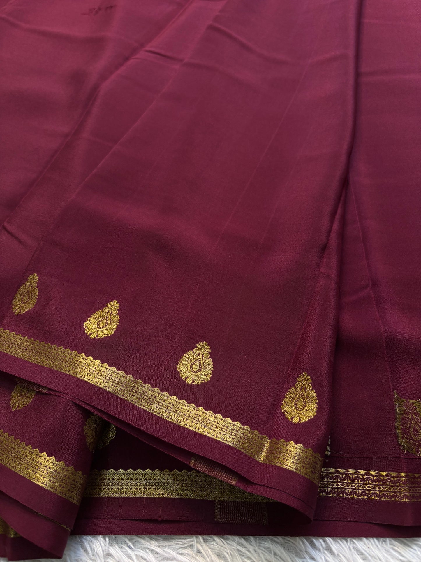 Swathi : Solid Maroon