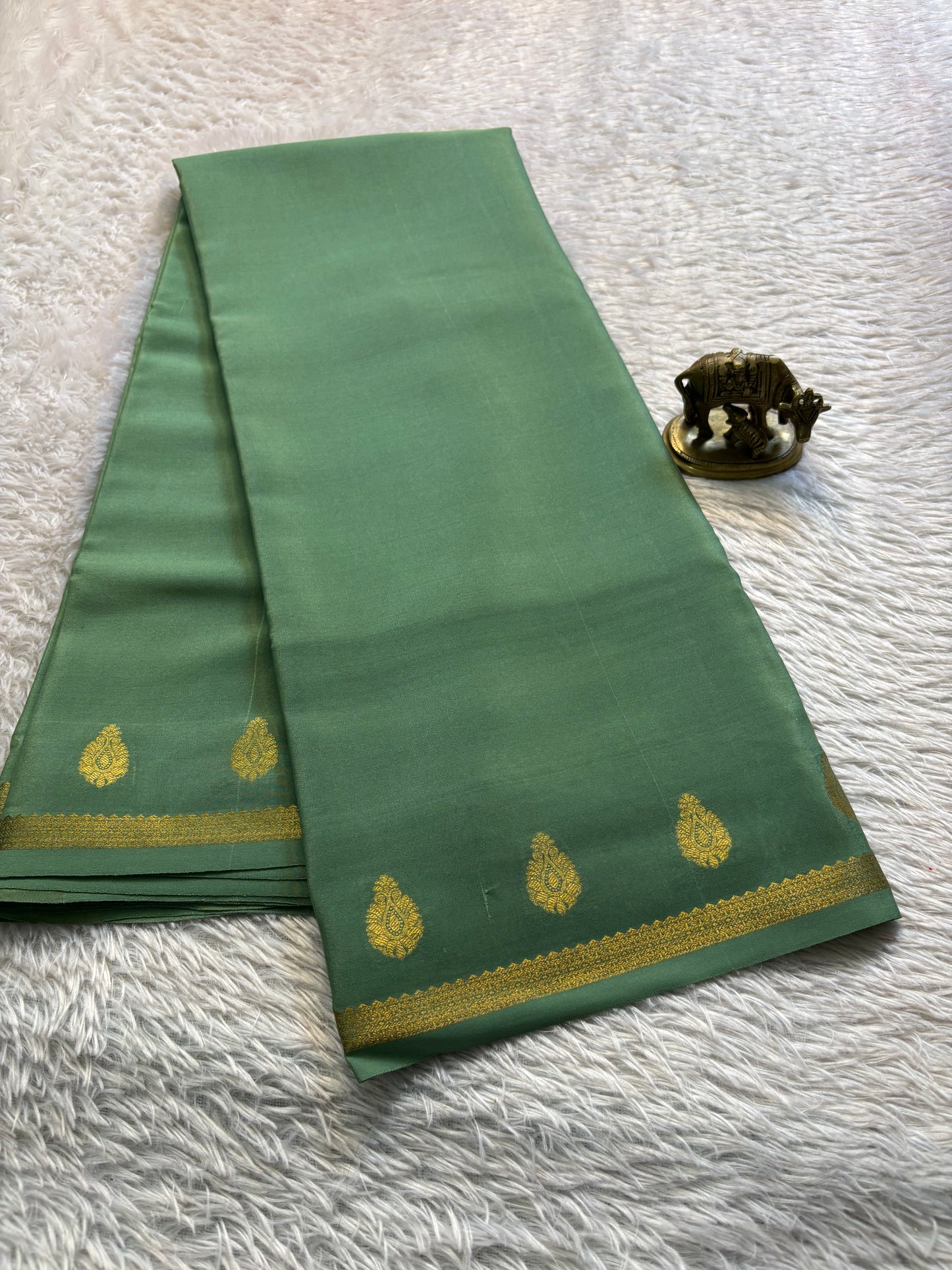 Swathi : Solid Sage green