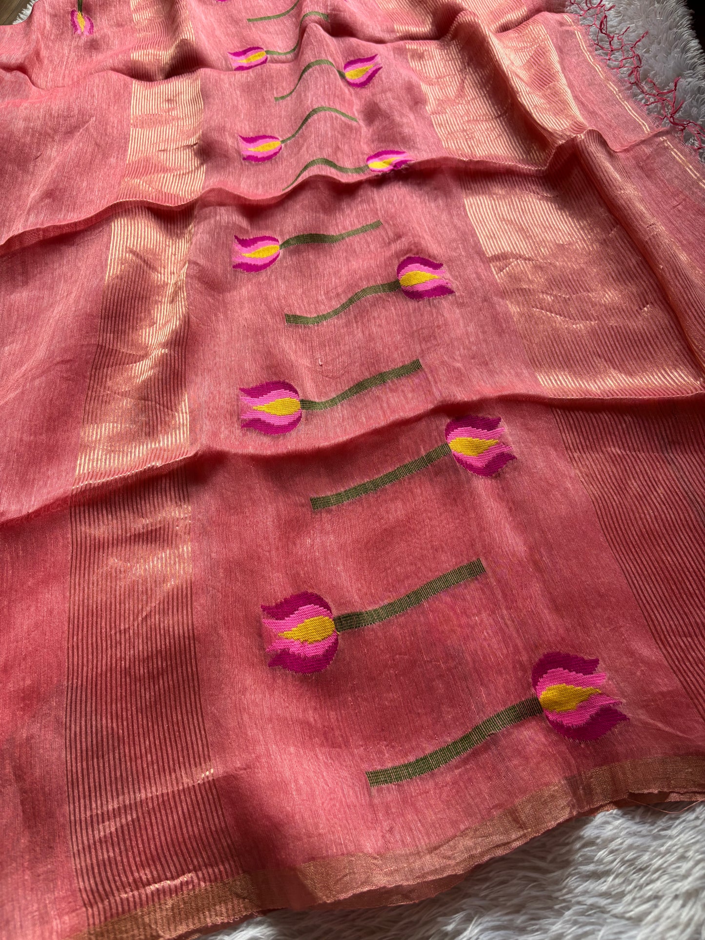 Tavare : Solid Reddish pink