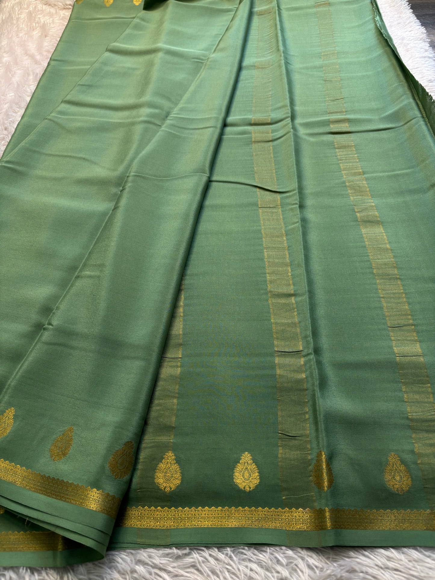 Swathi : Solid Sage green