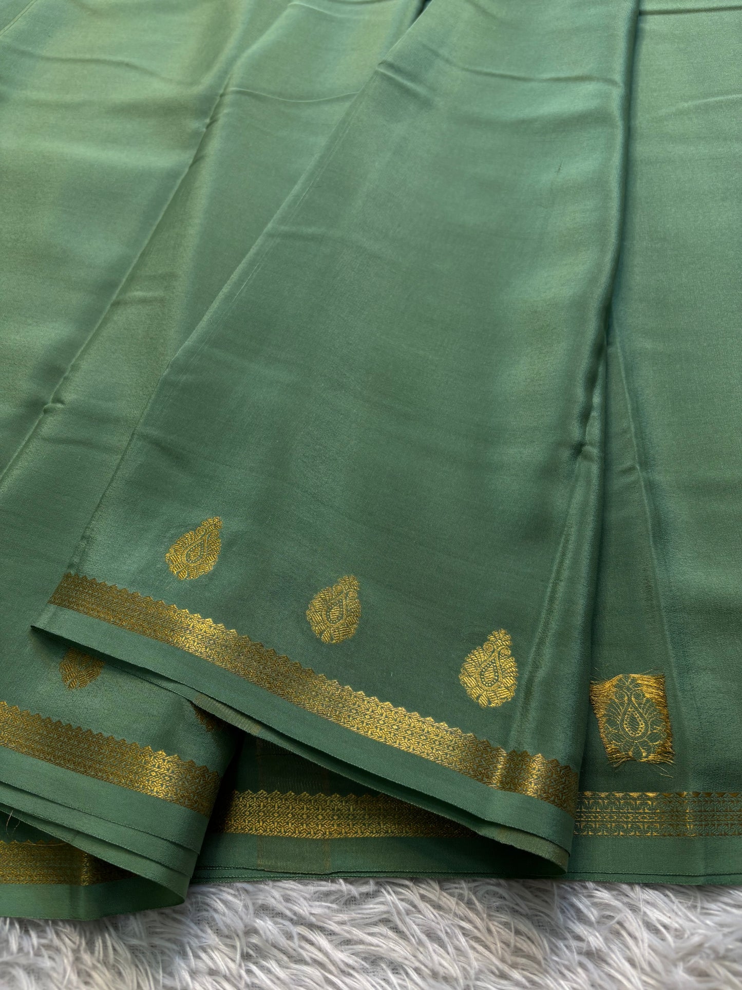 Swathi : Solid Sage green