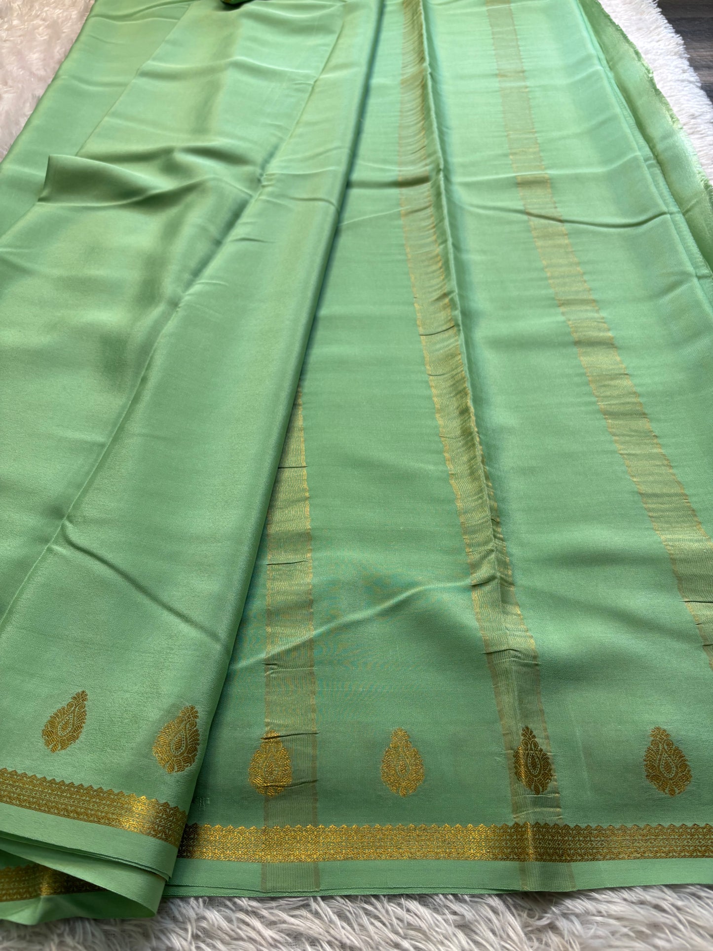 Swathi : Solid Mint green