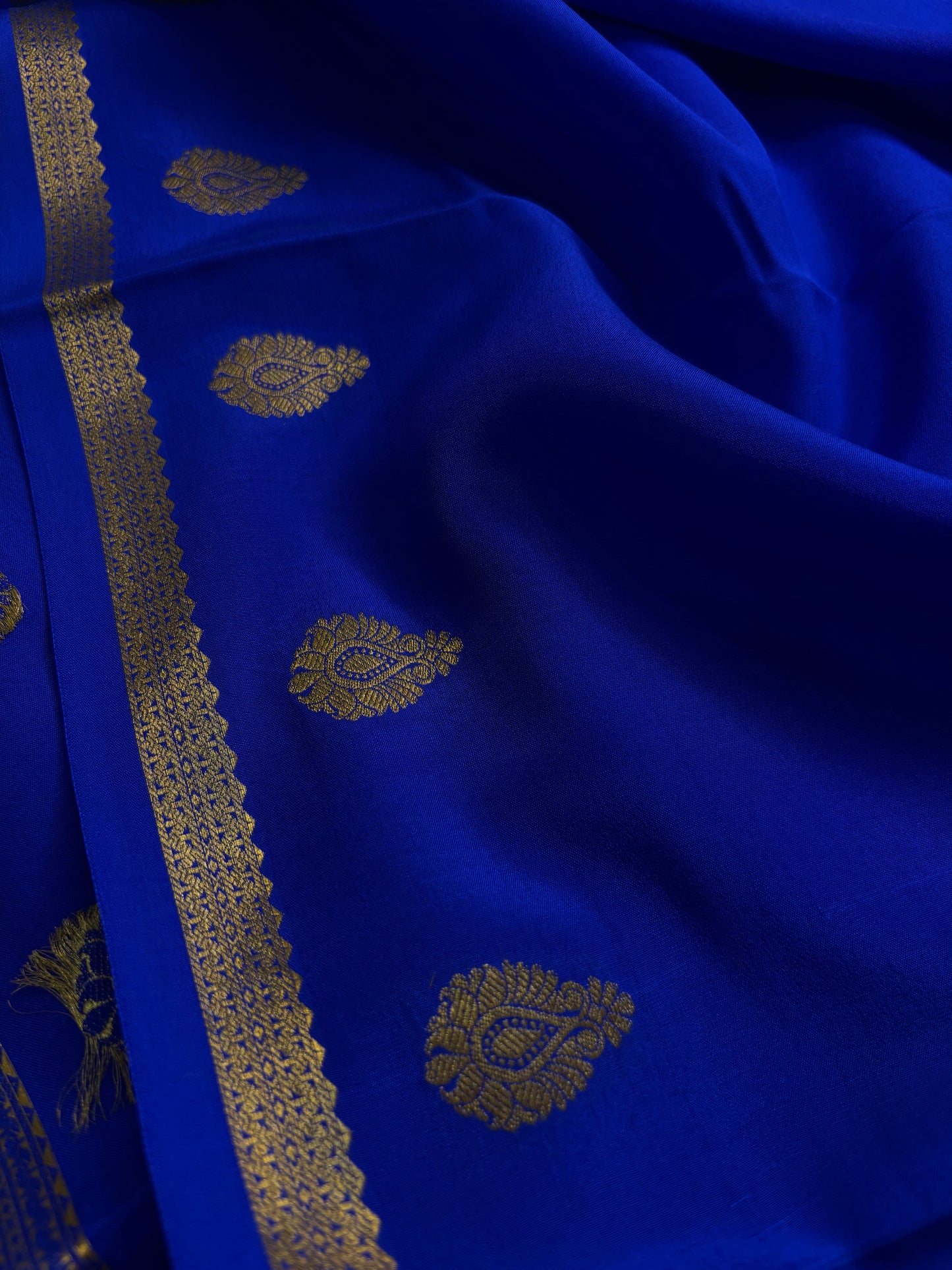 Swathi : Solid Royal blue
