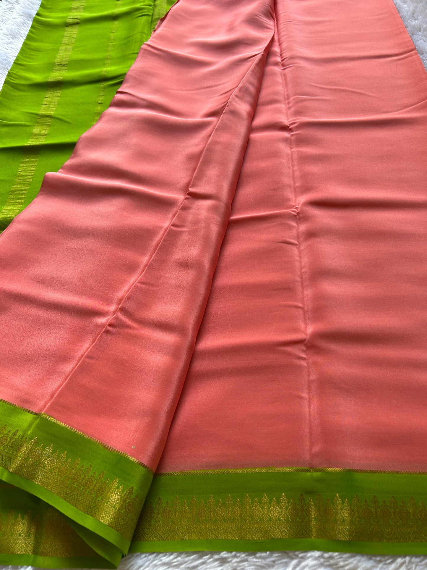 Kanaka (2D) : Peach-mehendi green