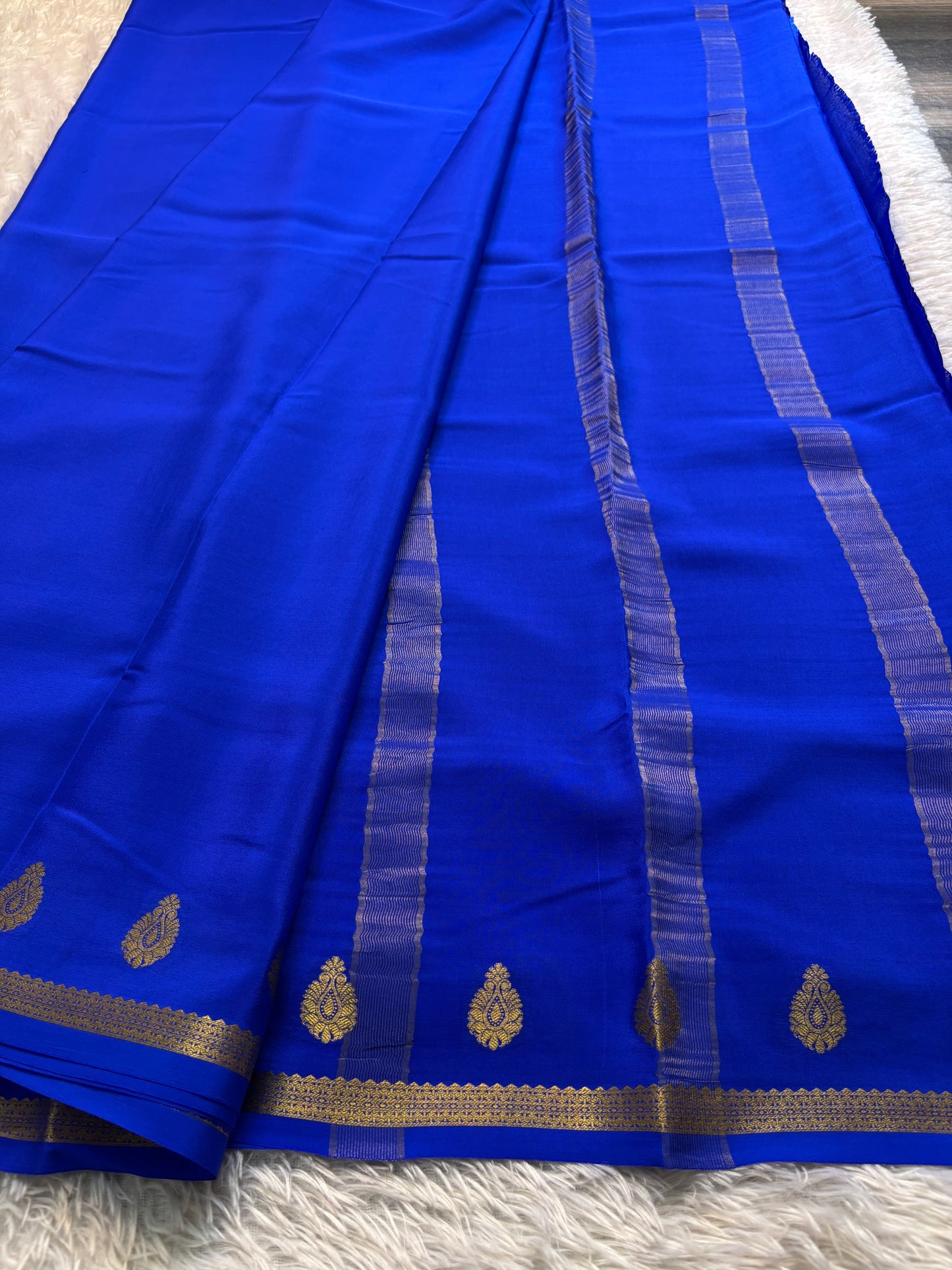Swathi : Solid Royal blue
