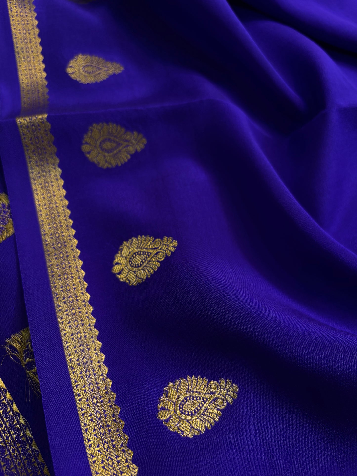 Swathi : Solid Dark blue