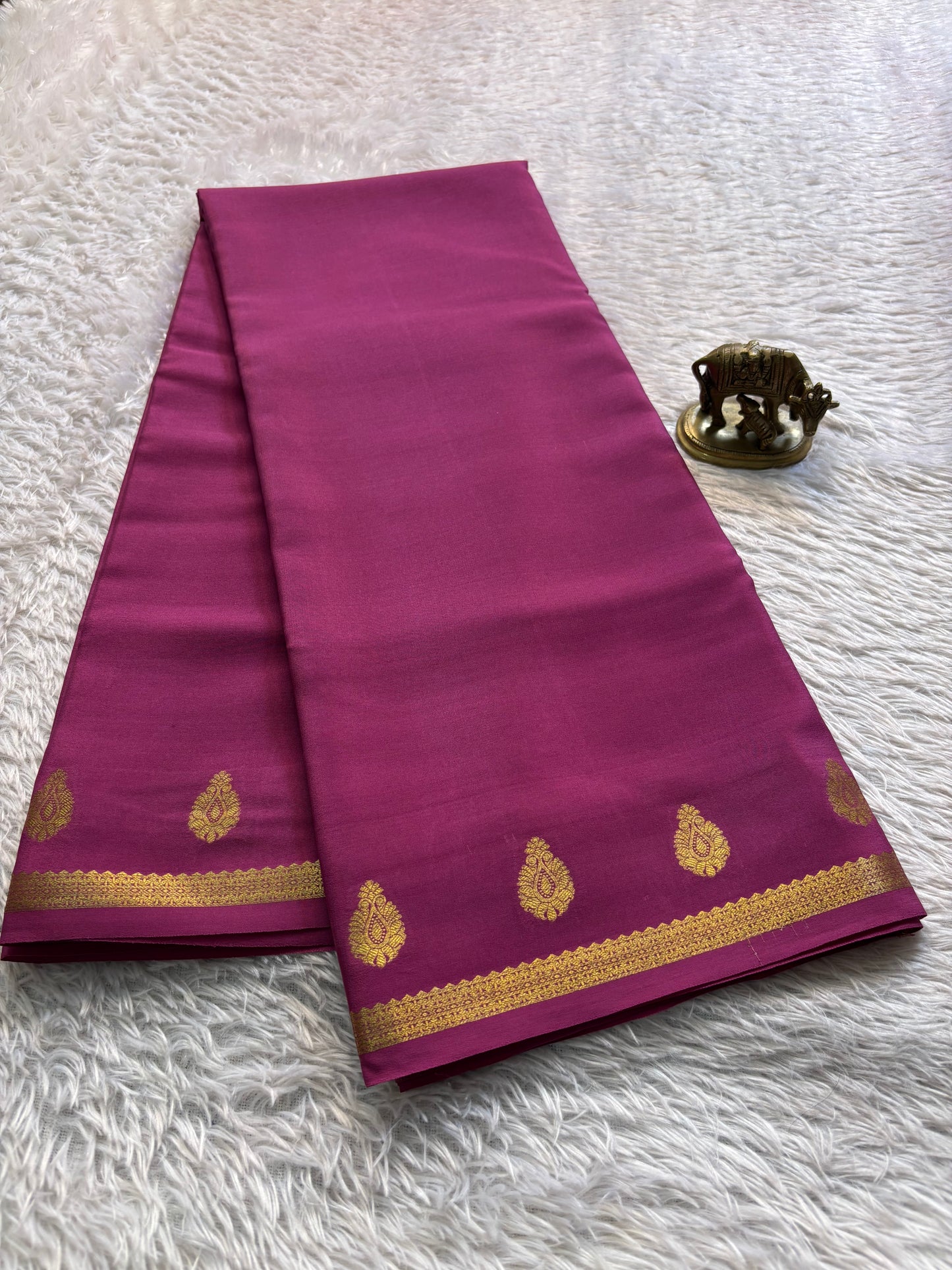 Swathi : Solid Magenta pink