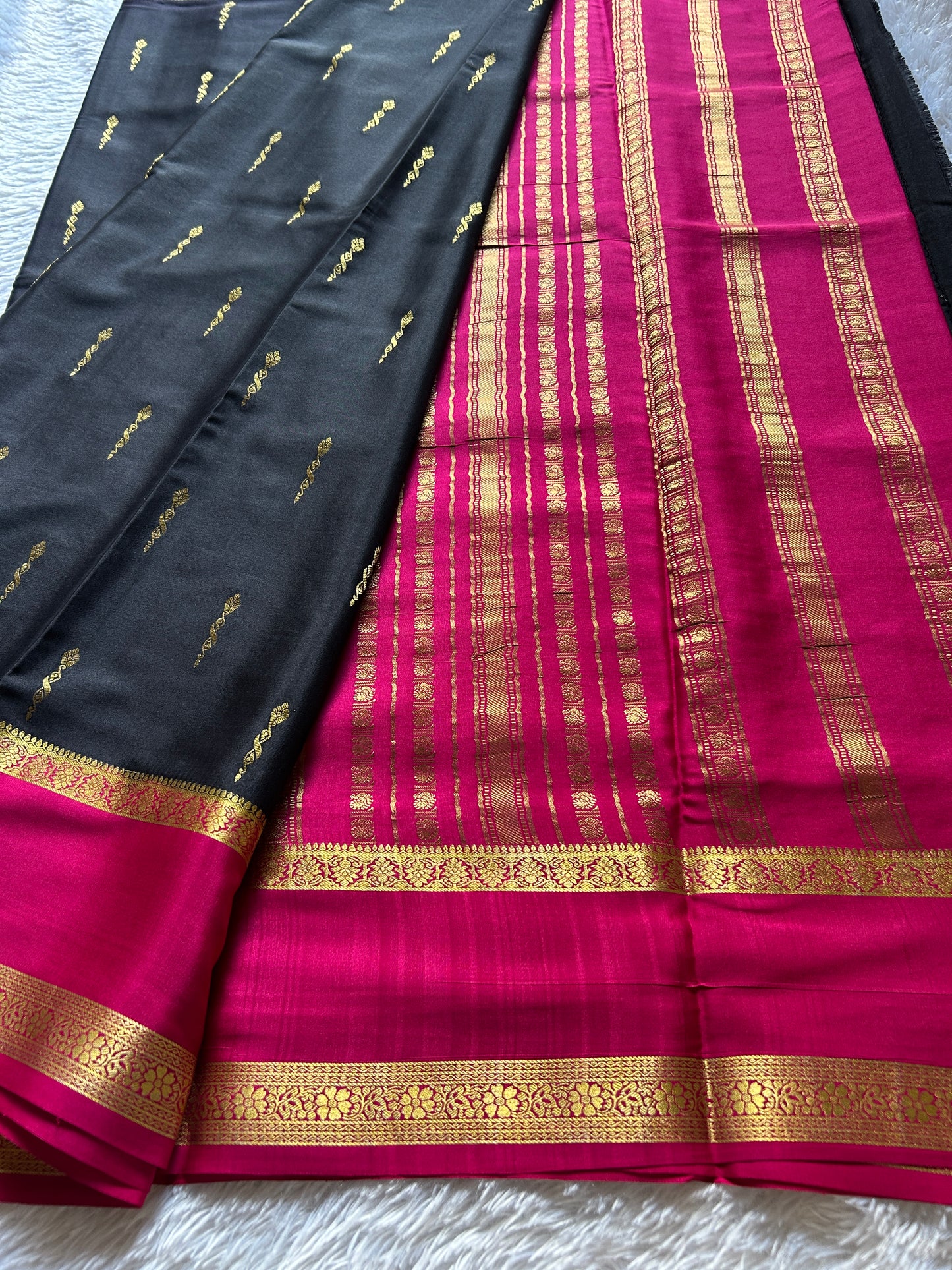 Jayashri (2D) : Black-pink