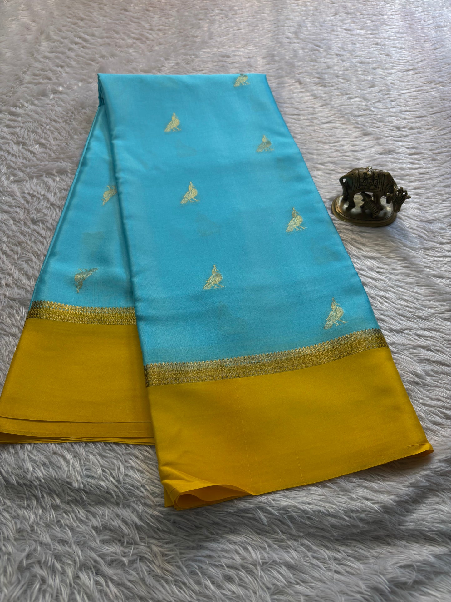 Gagana (2D) : Sea blue-yellow