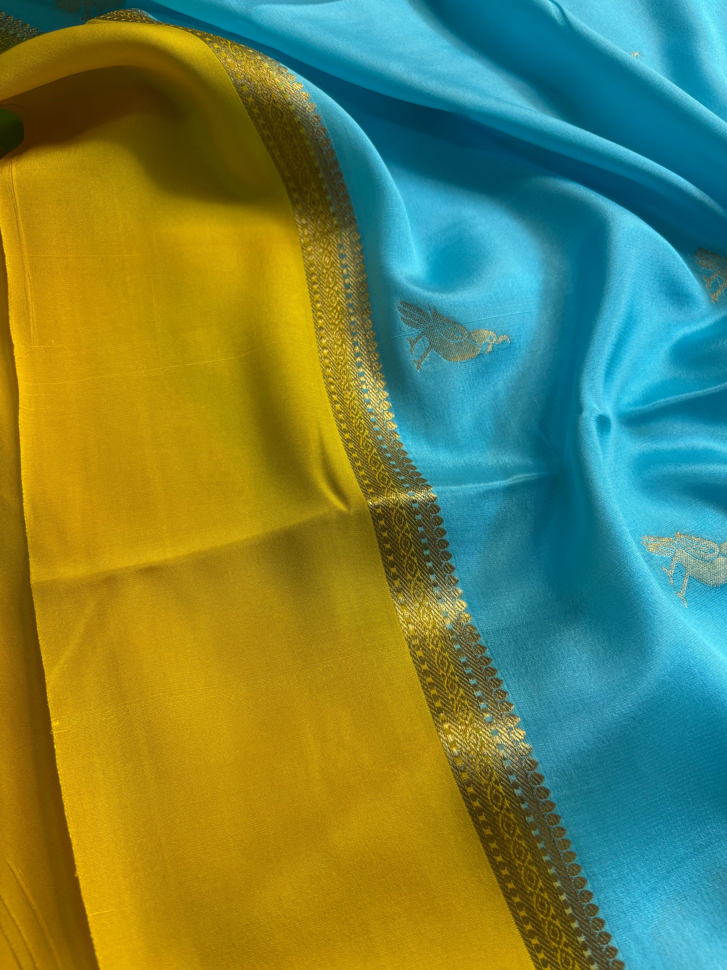 Gagana (2D) : Sea blue-yellow