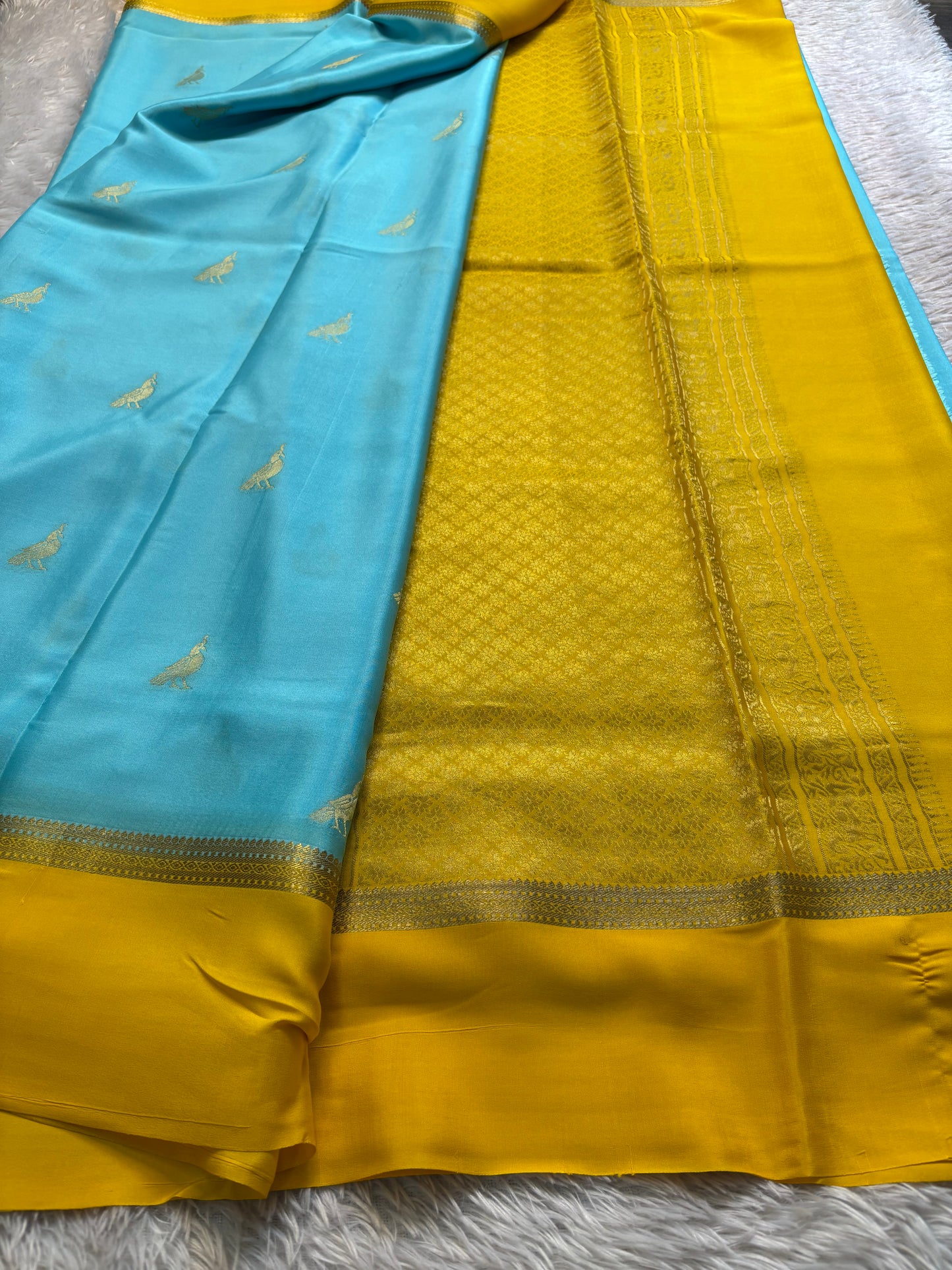 Gagana (2D) : Sea blue-yellow