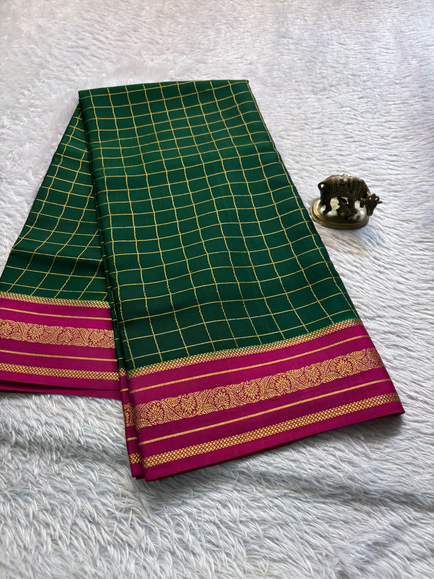 Parnika (2D) : Dark green-rani pink