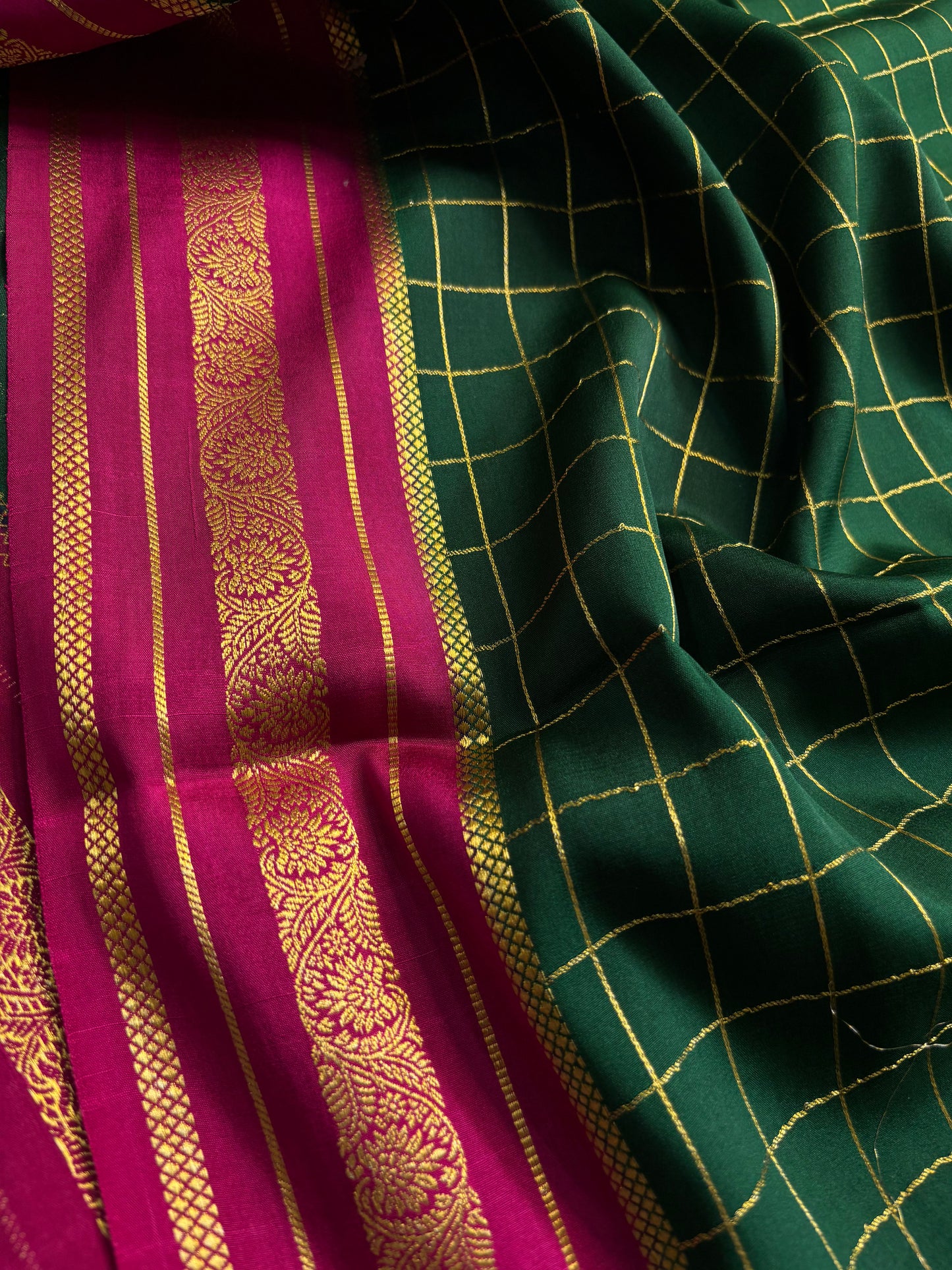 Parnika (2D) : Dark green-rani pink