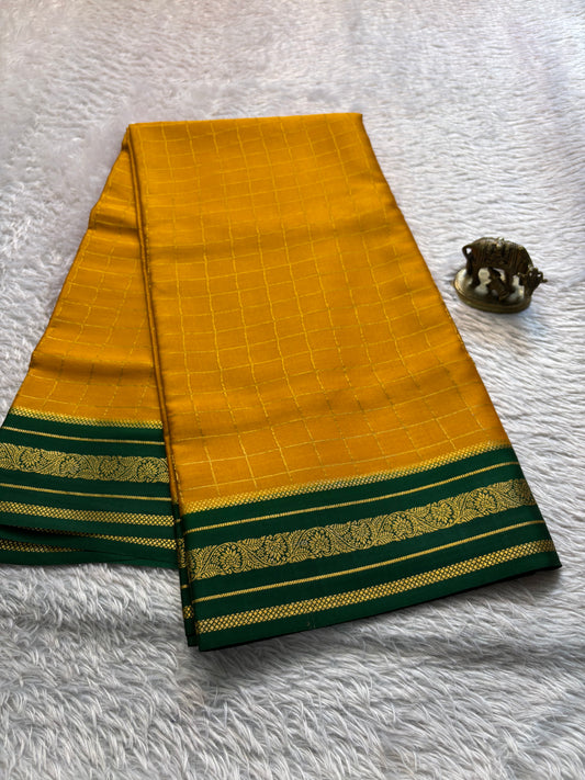 Parnika (2D) : Golden yellow-bottle green