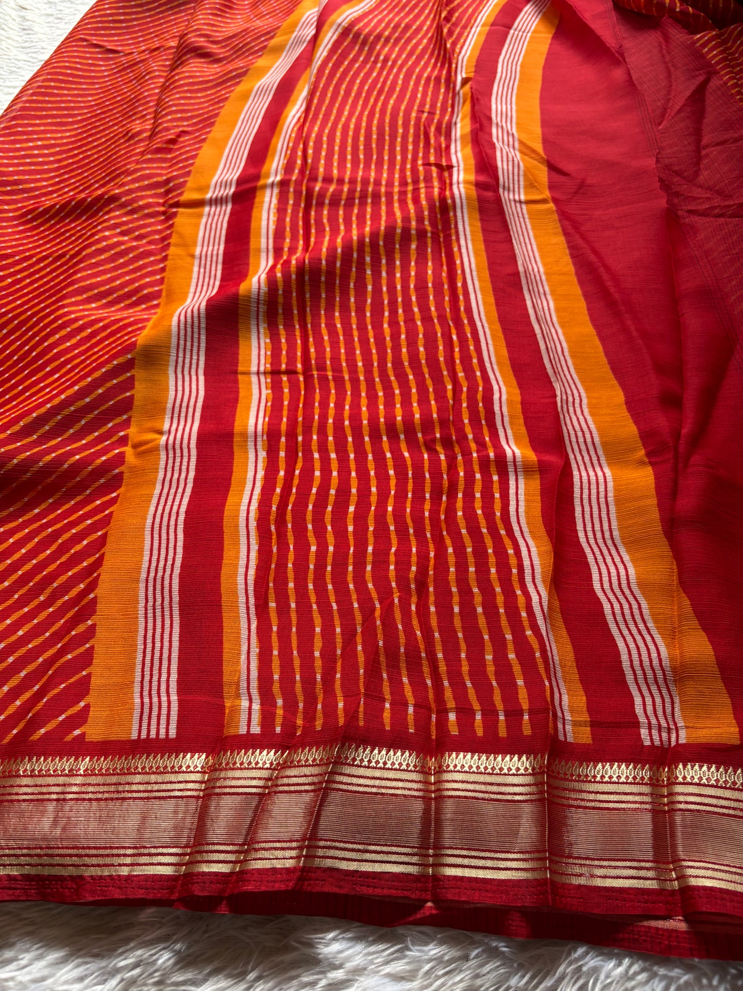 SS110 : Solid Red