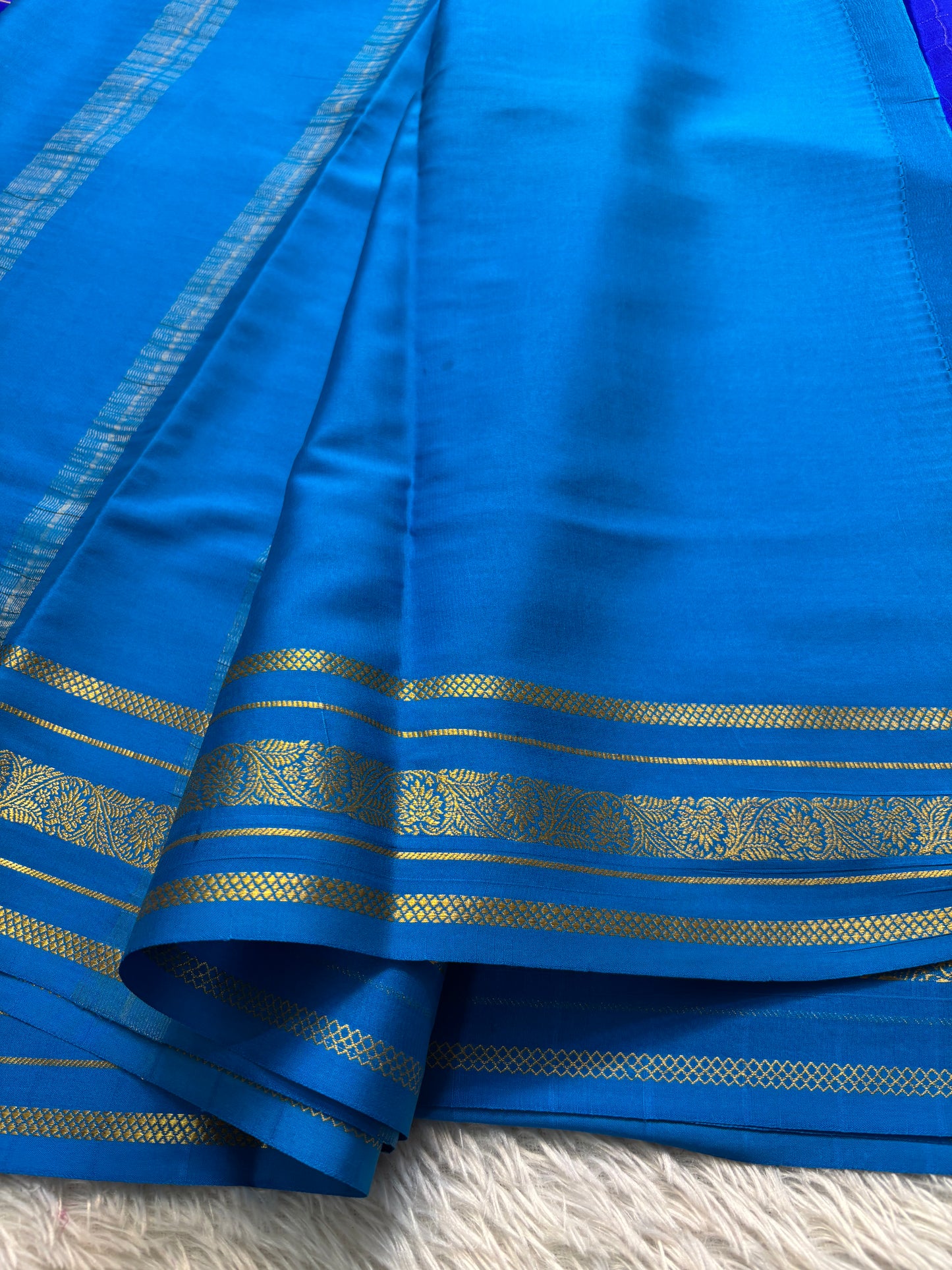 Parnika (2D) : Royal blue-ananda blue