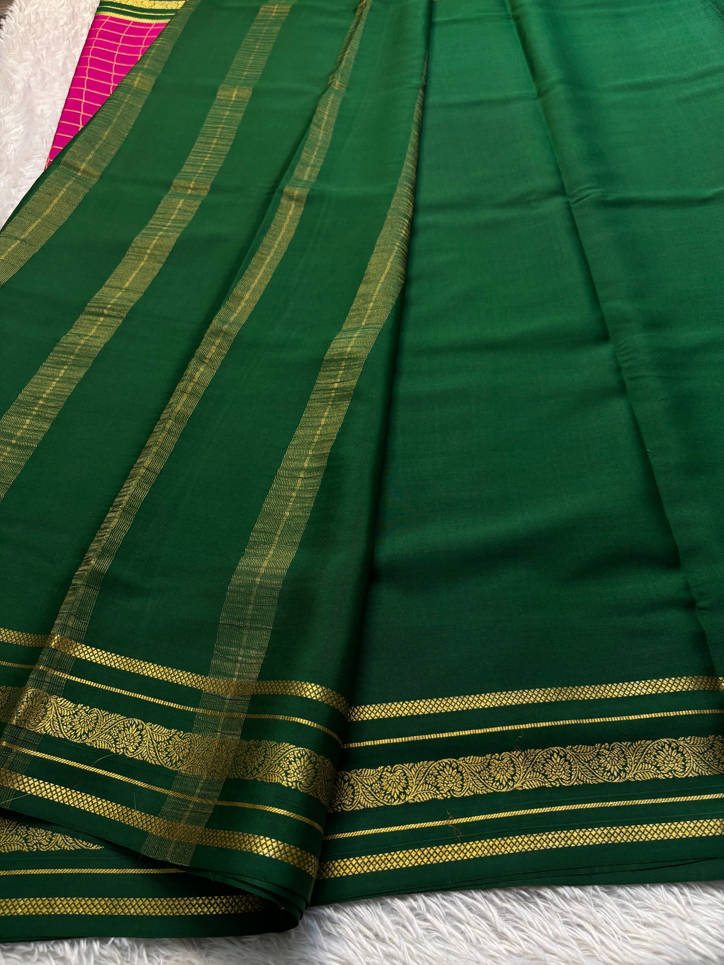 Parnika (2D) : Rani pink-bottle green