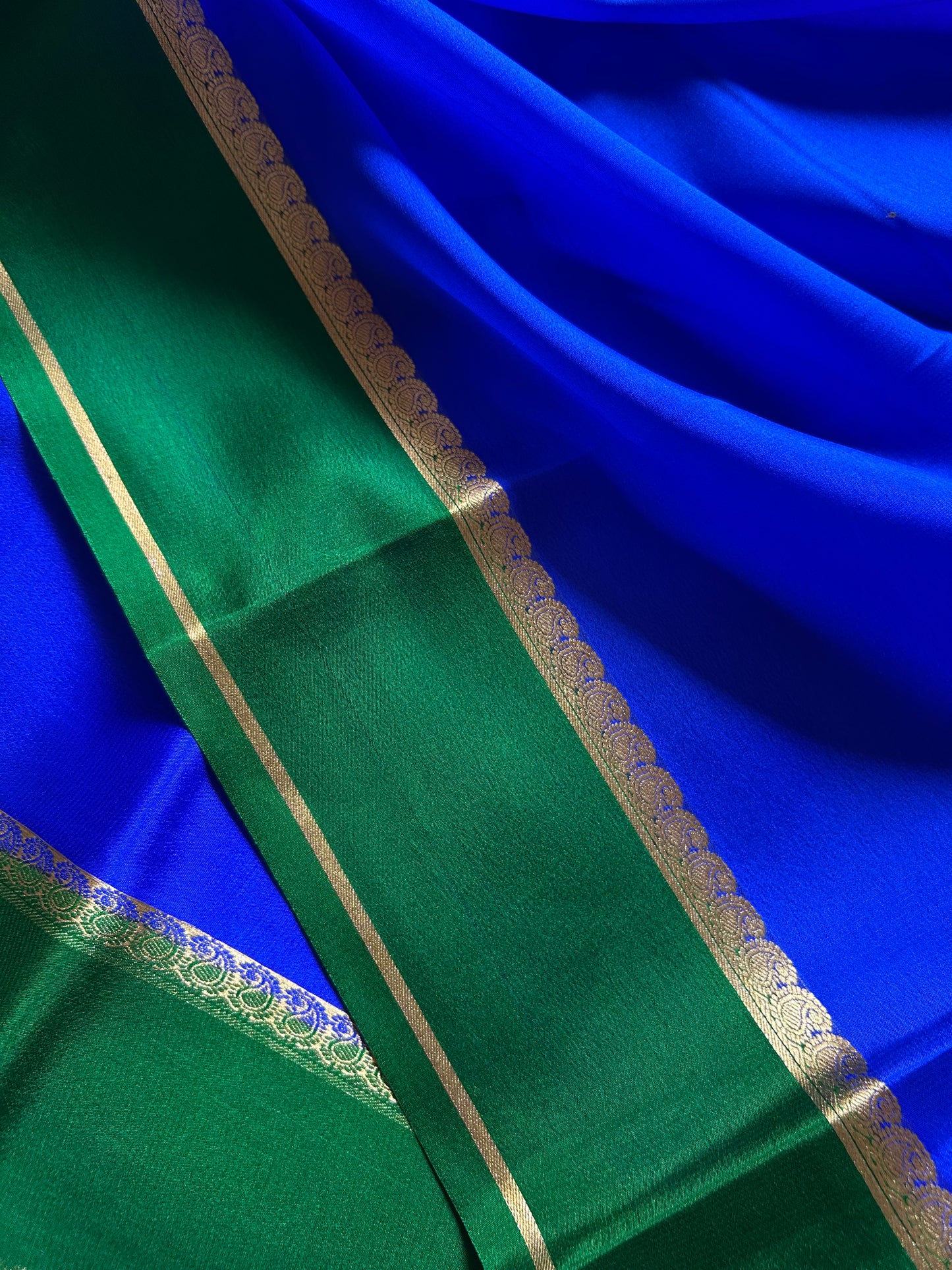 Mala (2D) : Royal blue-leaf green