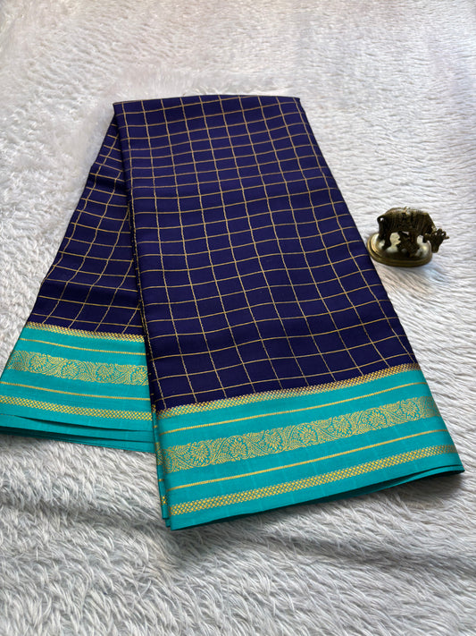 Parnika (2D) : Deep blue-sea blue