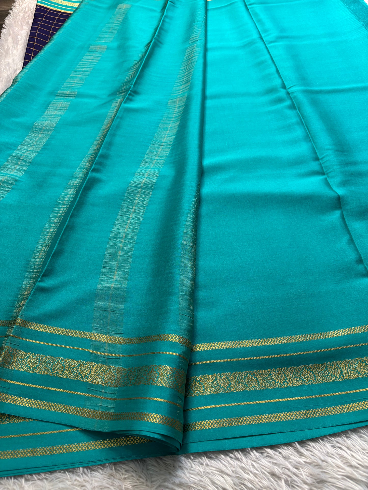 Parnika (2D) : Deep blue-sea blue
