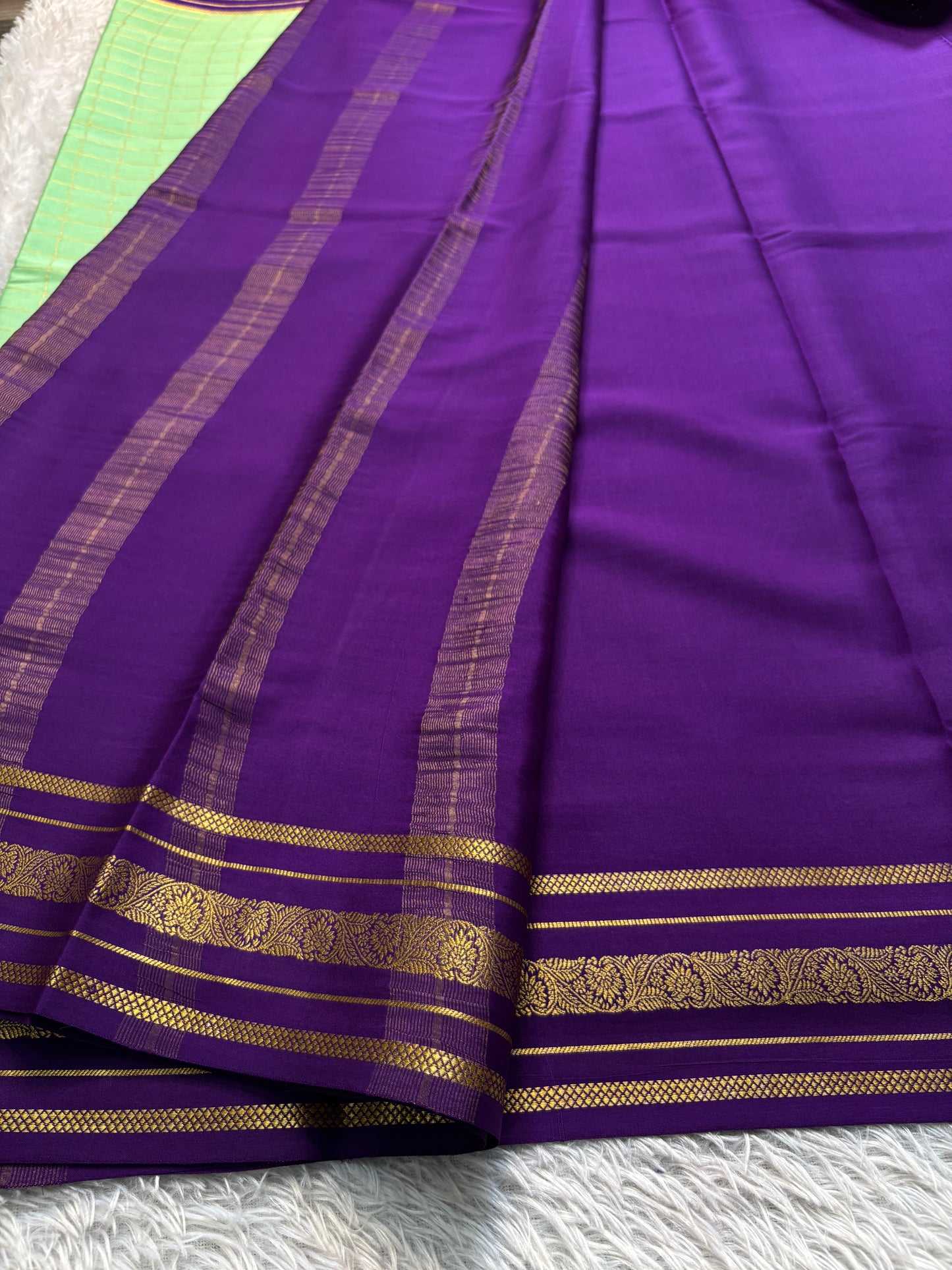 Parnika (2D) : Mint green-purple