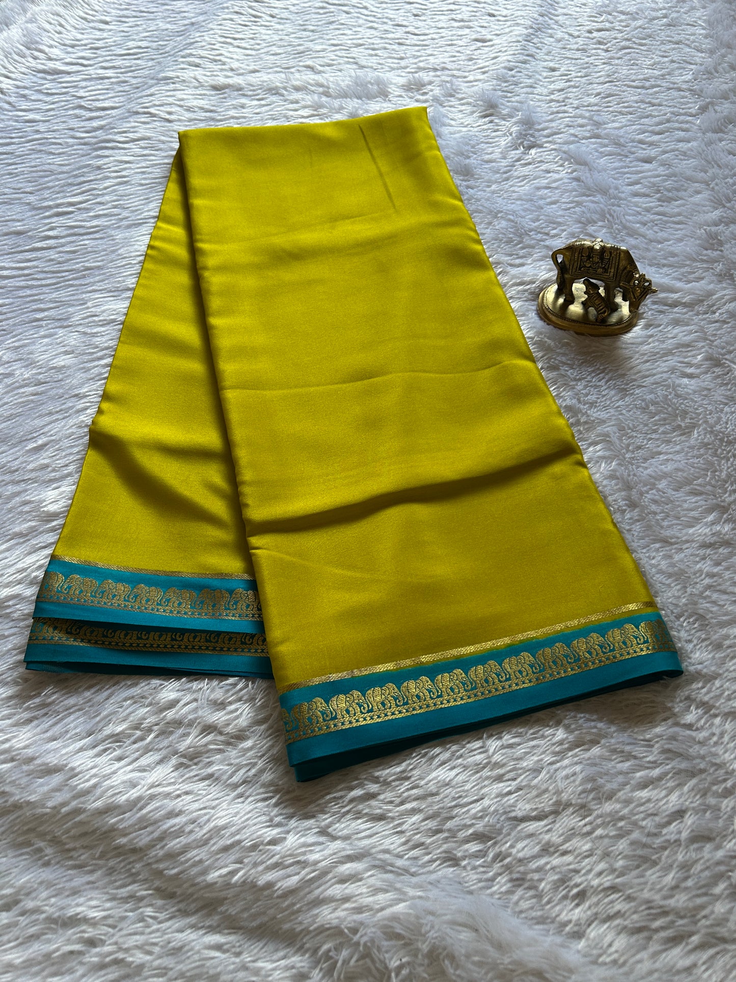 Anjana (2D) : Olive-ananda blue