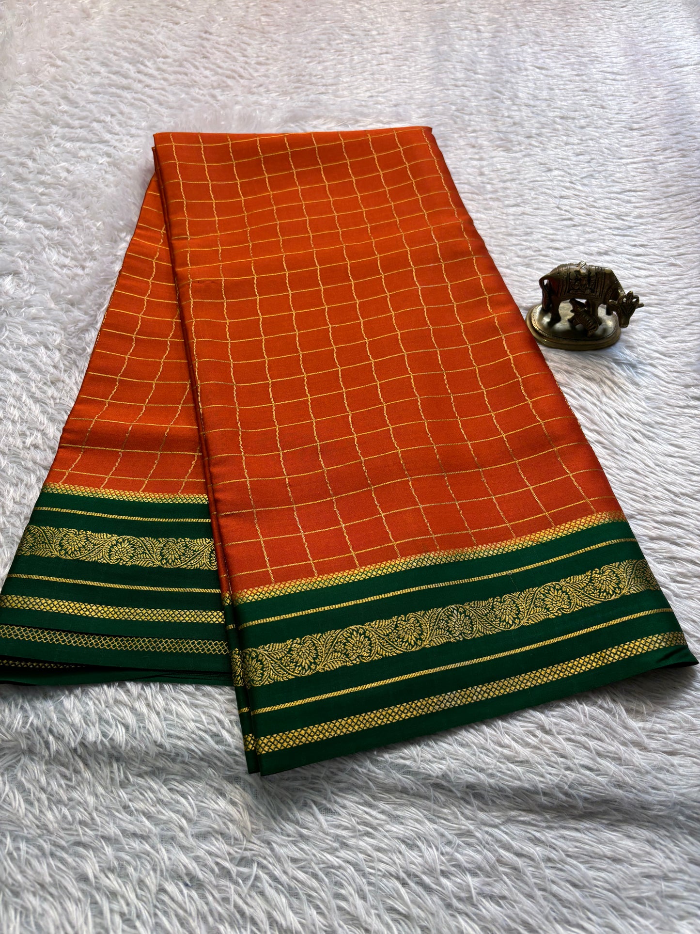 Parnika (2D) : Orange-bottle green