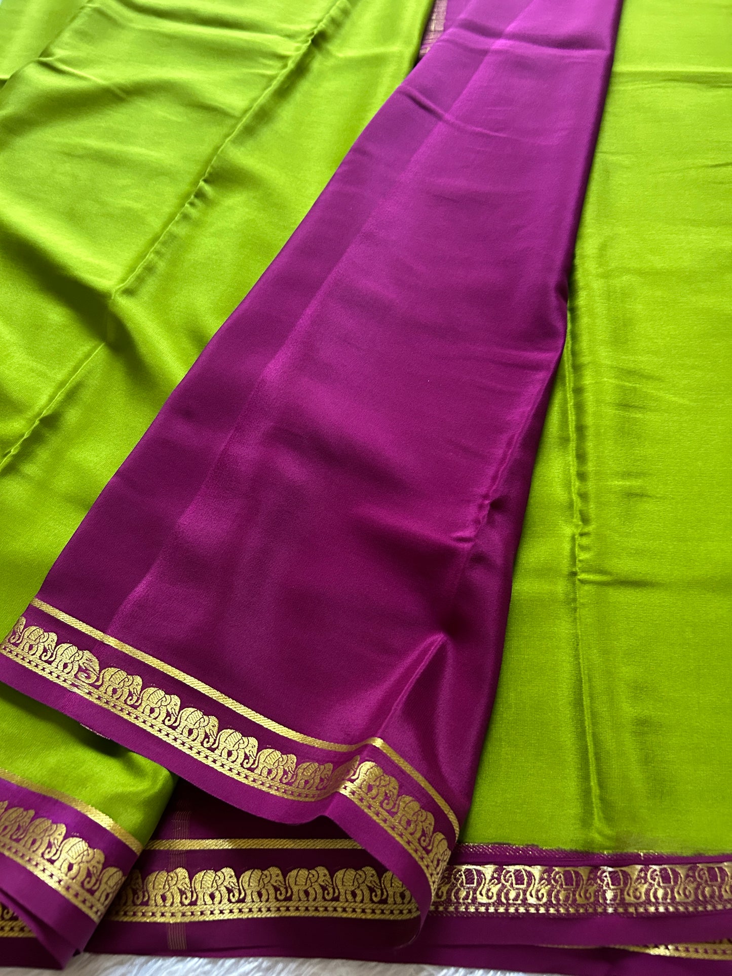 Anjana (2D) : Mehendi green-magenta