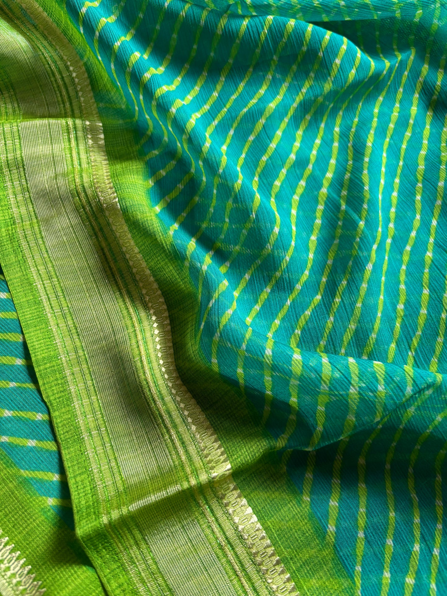 SS110 (2D) : Turquoise-mehendi green