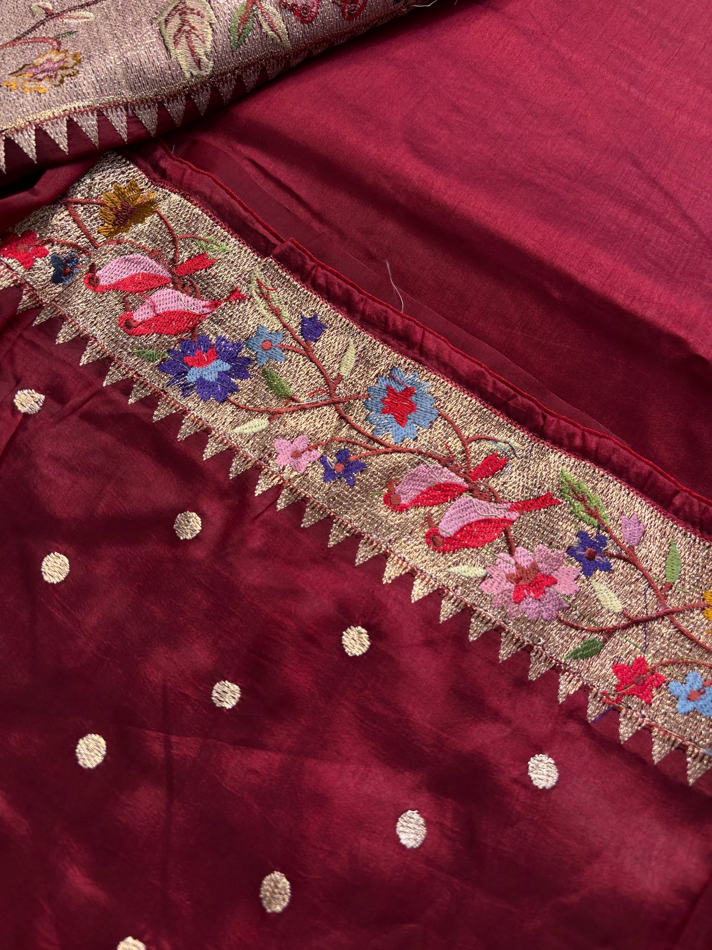 NYD122 (2D) : Maroon-gold
